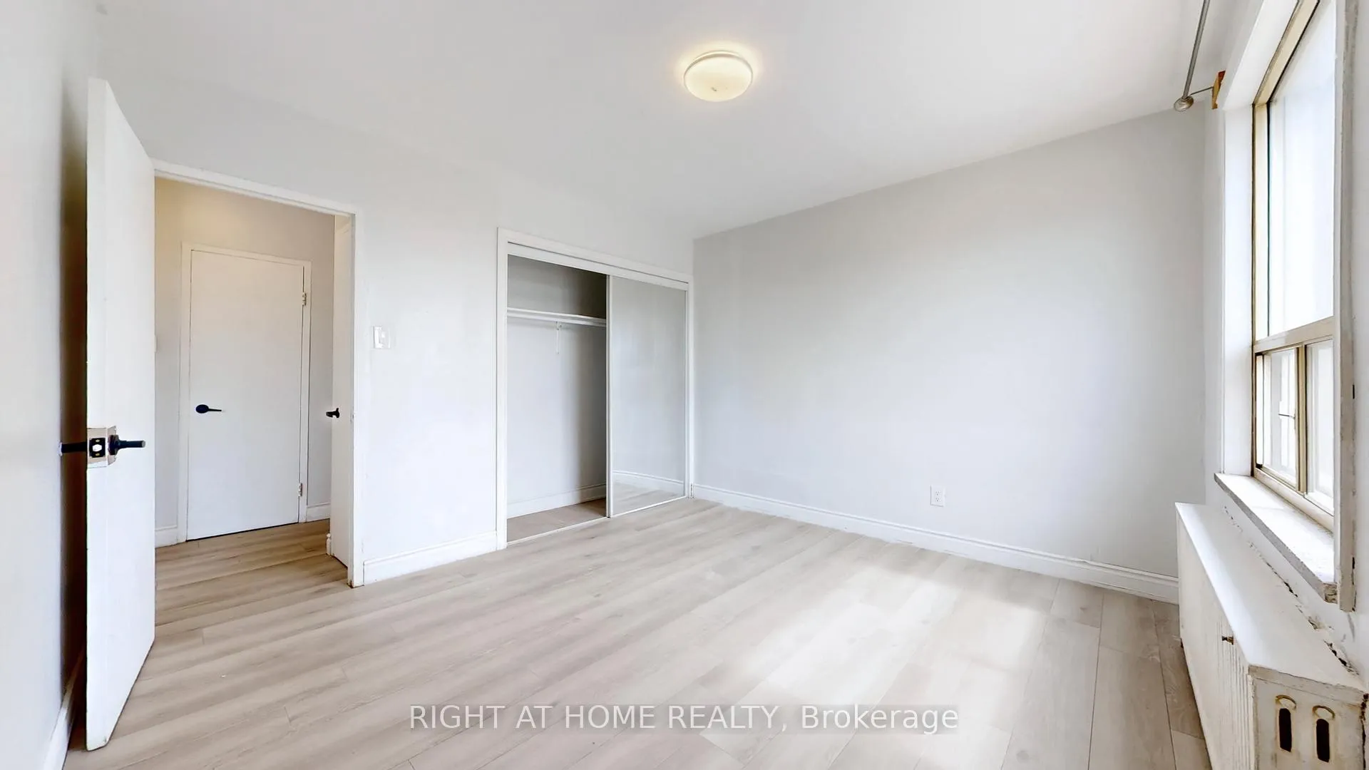Photo 7 of Unit 314, 896 Eglinton Avenue E, Toronto, Leaside — HOMEH