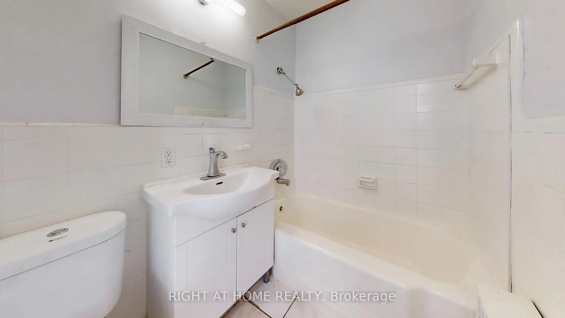 Photo 8 of Unit 314, 896 Eglinton Avenue E, Toronto, Leaside — HOMEH
