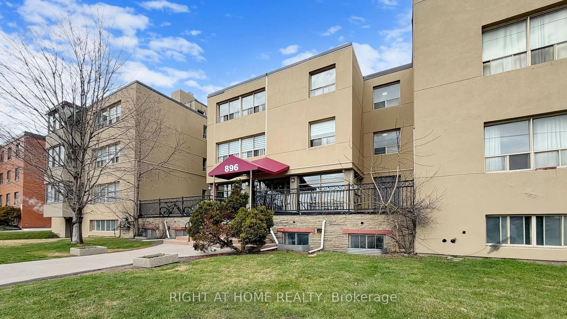 Photo 10 of Unit 314, 896 Eglinton Avenue E, Toronto, Leaside — HOMEH