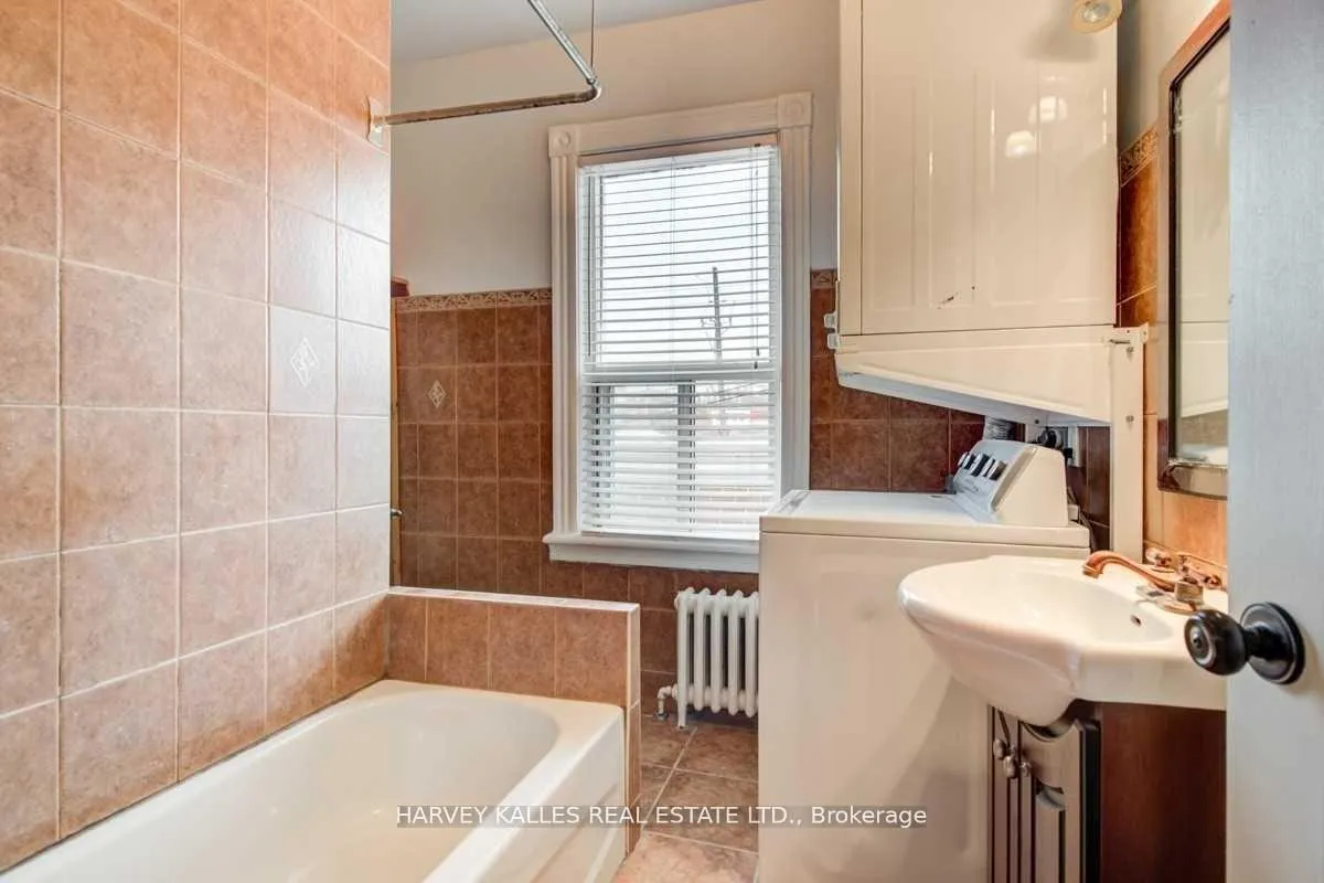 Photo 14 of Unit 2, 1098 Bathurst Street, Toronto, The Annex — HOMEH