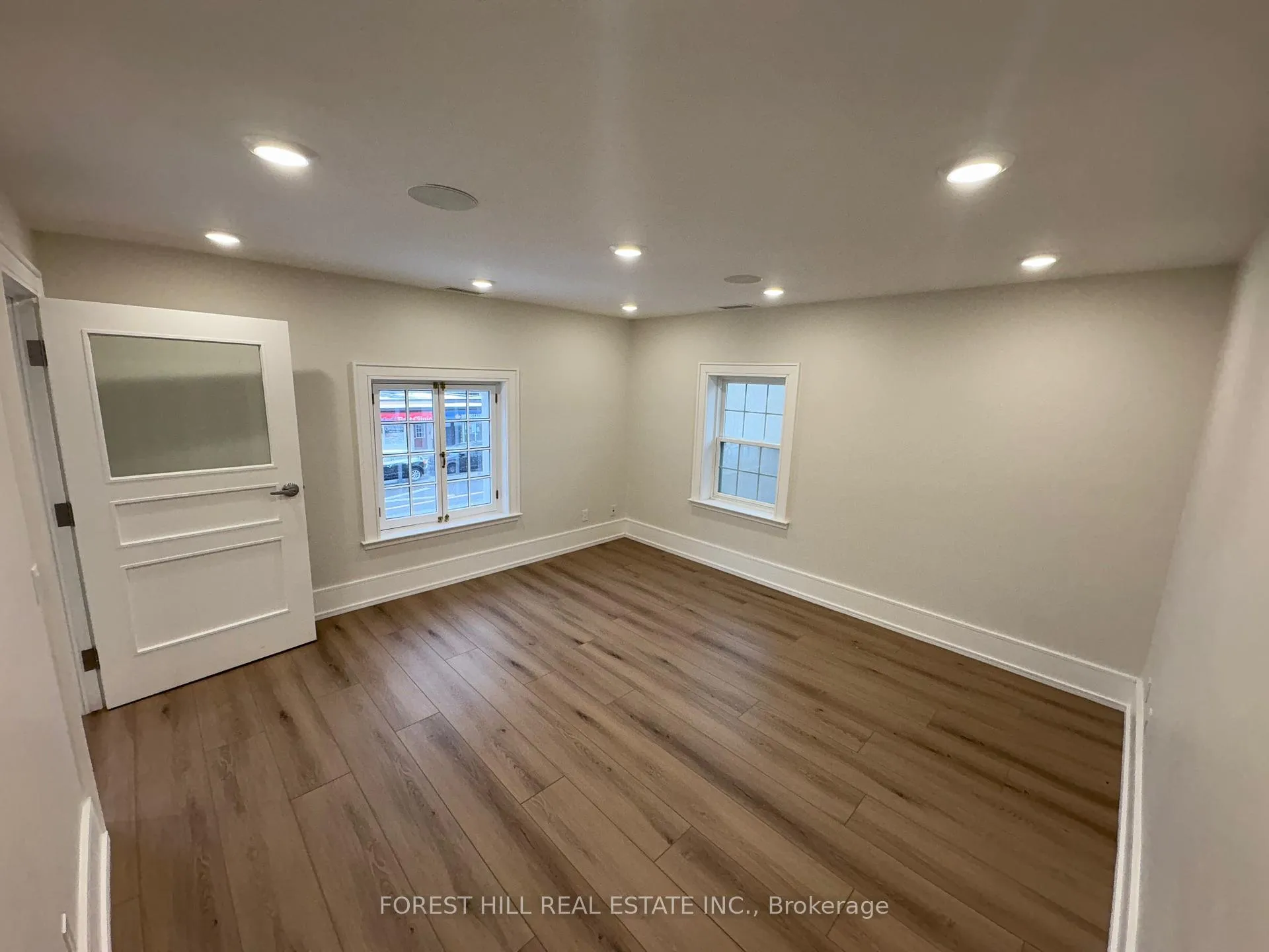 Photo 4 of Unit 2nd Level, 13 Thomas Street, Mississauga, Streetsville — HOMEH