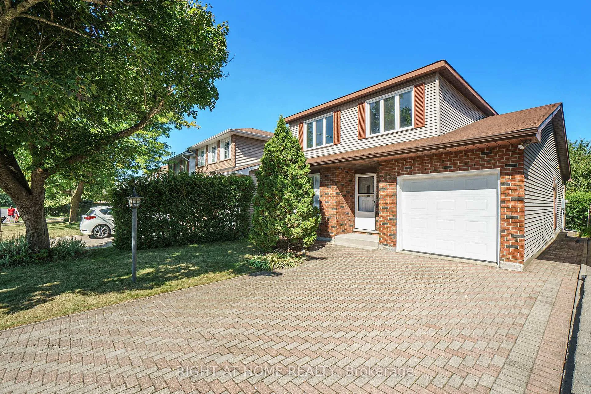 Photo 2 of 82 Nestow Drive, Ottawa, Tanglewood — HOMEH