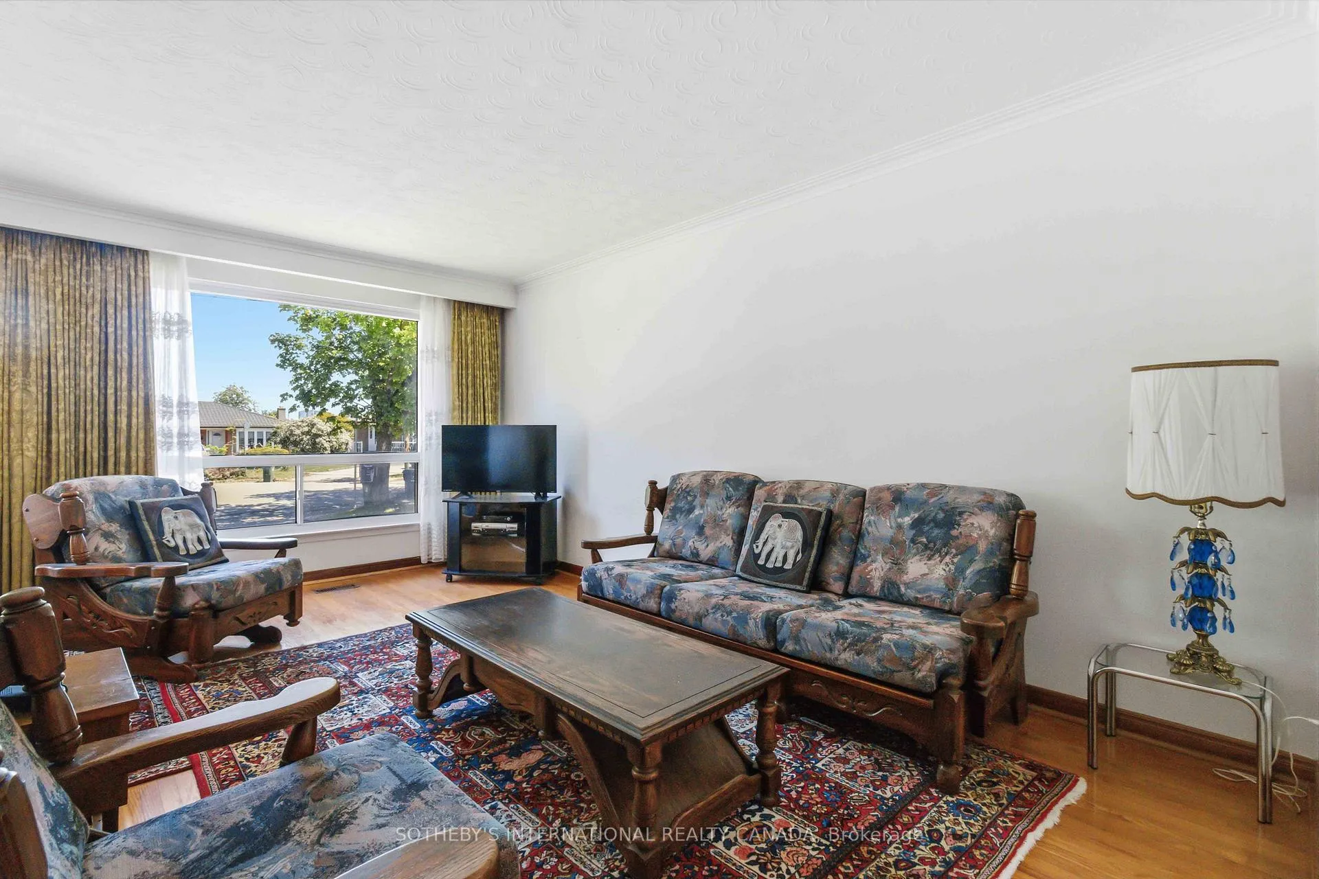 Photo 5 of 11 Pagoda Place, Etobicoke, Thistletown-Beaumonde Heights — HOMEH