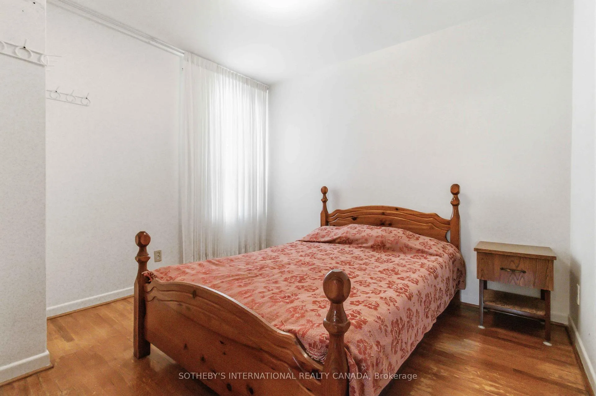 Photo 9 of 11 Pagoda Place, Etobicoke, Thistletown-Beaumonde Heights — HOMEH