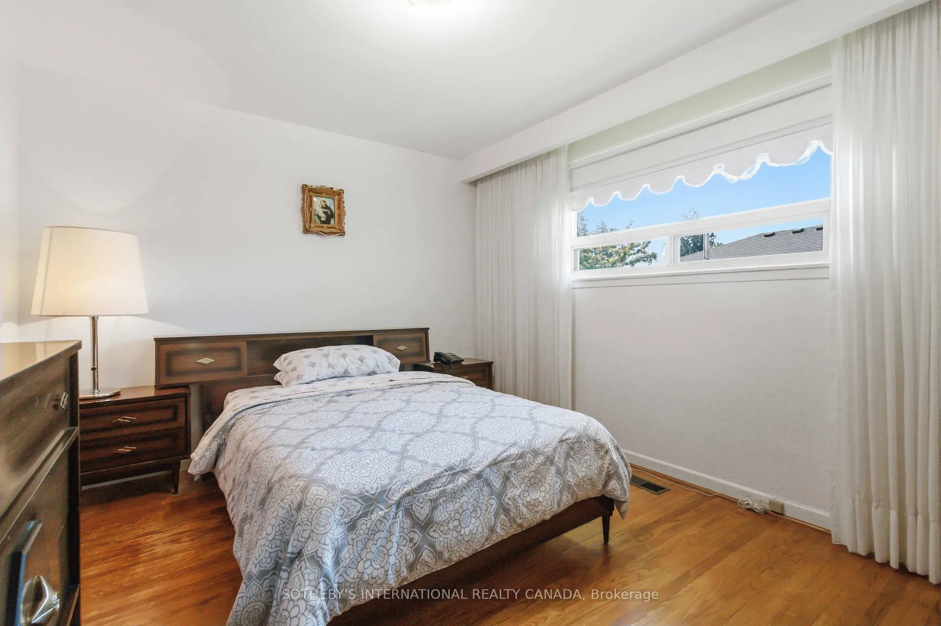 Photo 10 of 11 Pagoda Place, Etobicoke, Thistletown-Beaumonde Heights — HOMEH