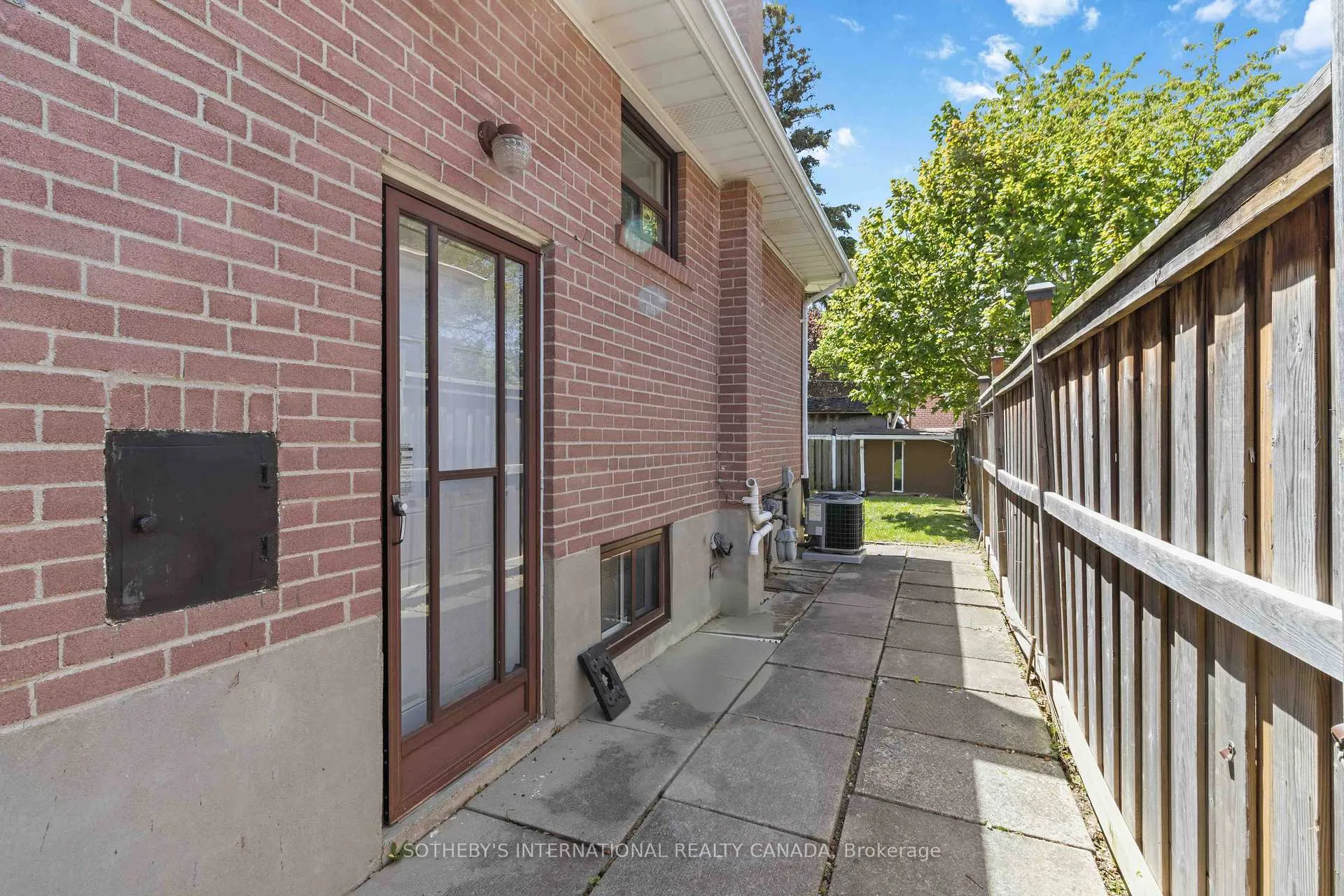 Photo 17 of 11 Pagoda Place, Etobicoke, Thistletown-Beaumonde Heights — HOMEH
