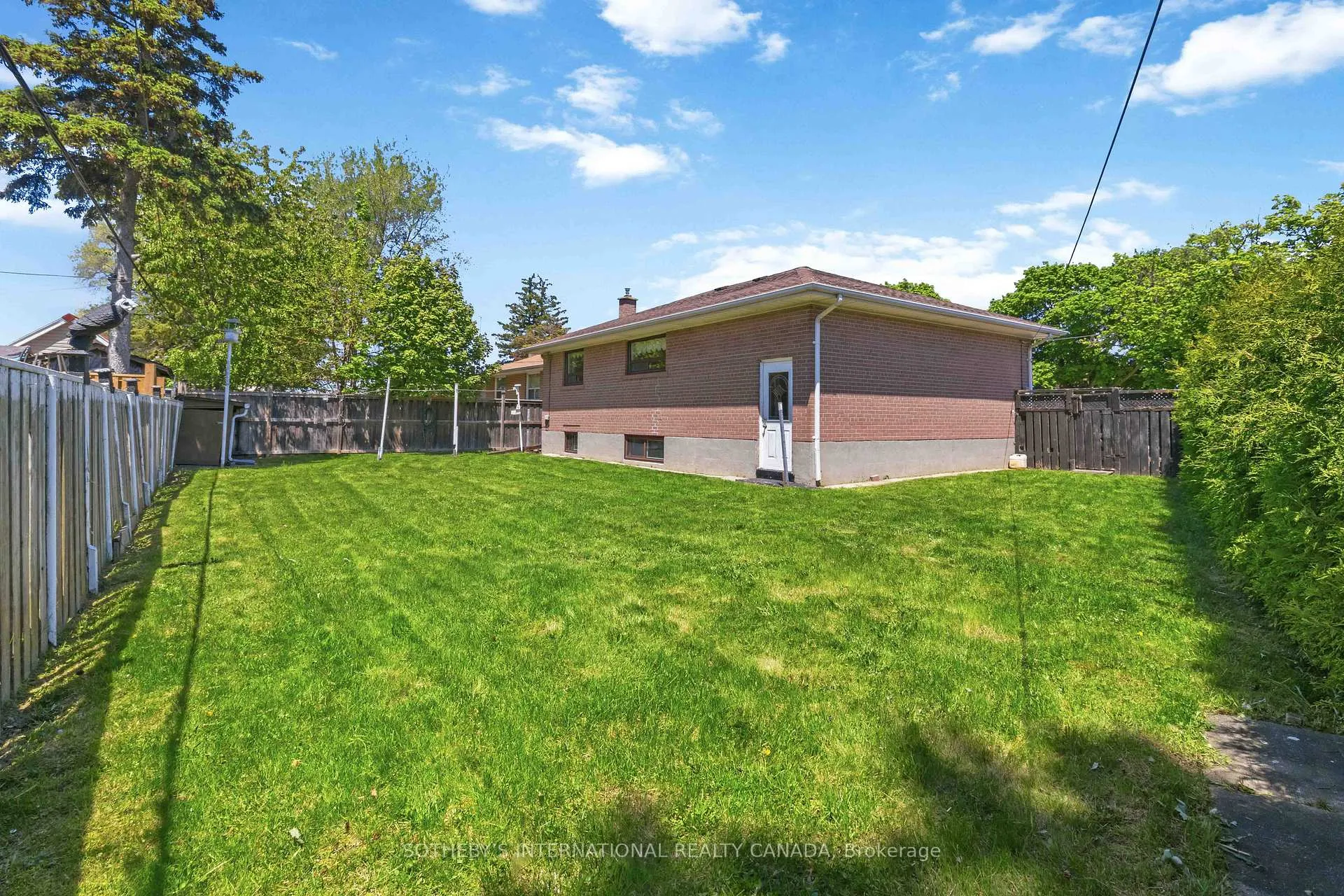 Photo 19 of 11 Pagoda Place, Etobicoke, Thistletown-Beaumonde Heights — HOMEH