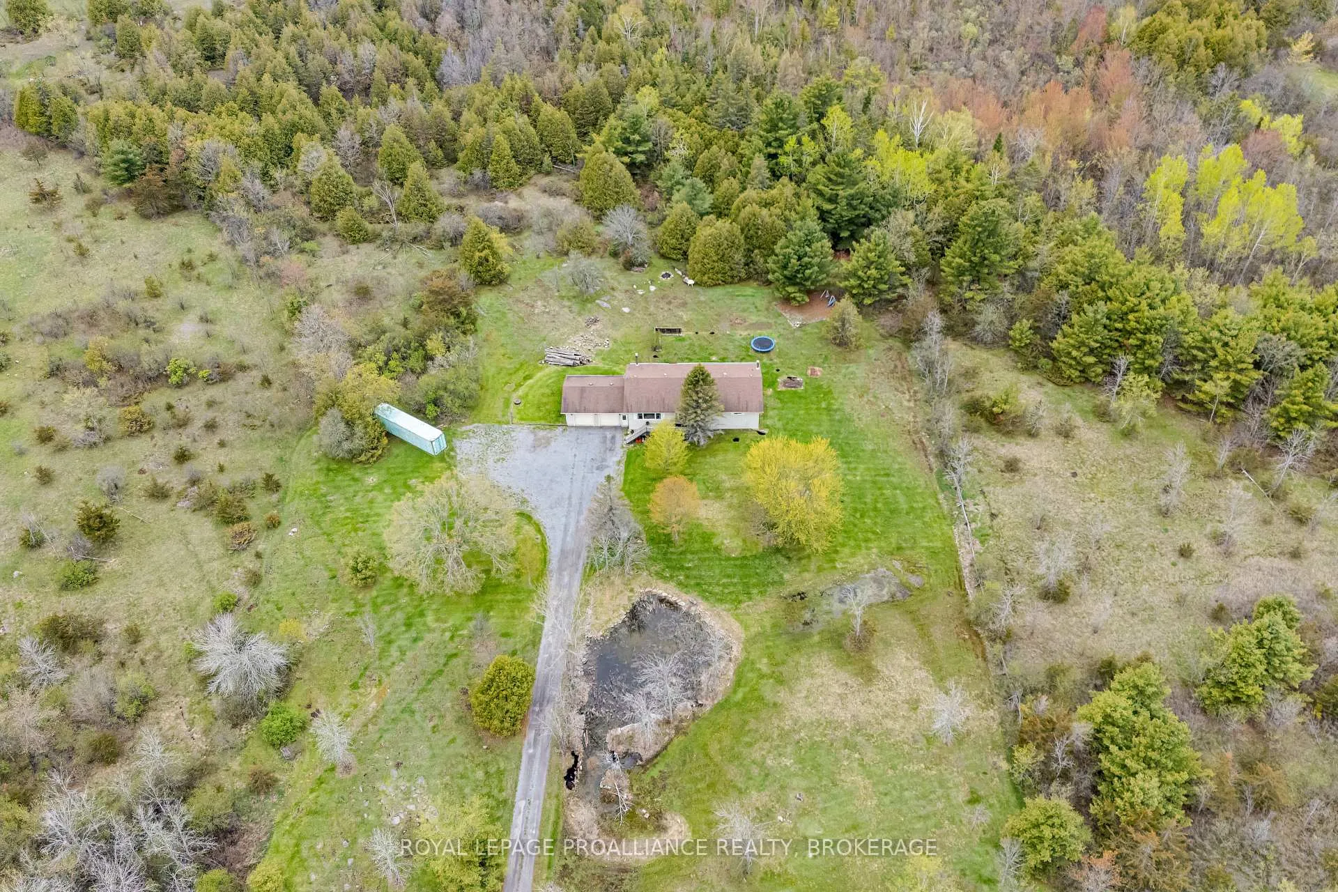 Photo 2 of 4779 Florida Road, Loyalist, Lennox and Addington - South — HOMEH