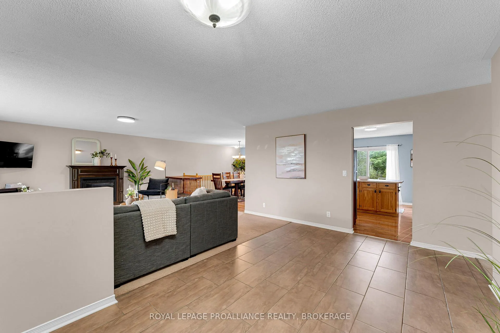 Photo 7 of 4779 Florida Road, Loyalist, Lennox and Addington - South — HOMEH