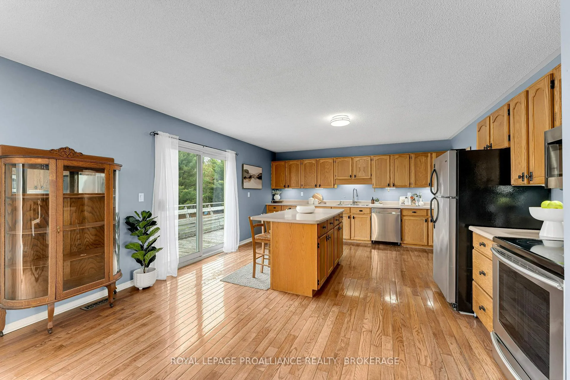 Photo 16 of 4779 Florida Road, Loyalist, Lennox and Addington - South — HOMEH