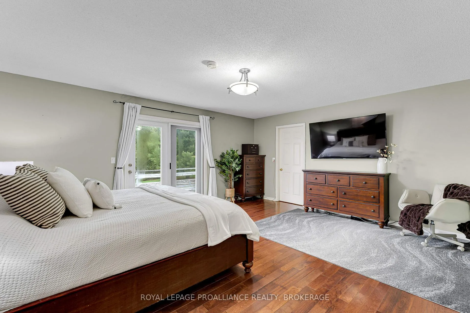 Photo 19 of 4779 Florida Road, Loyalist, Lennox and Addington - South — HOMEH