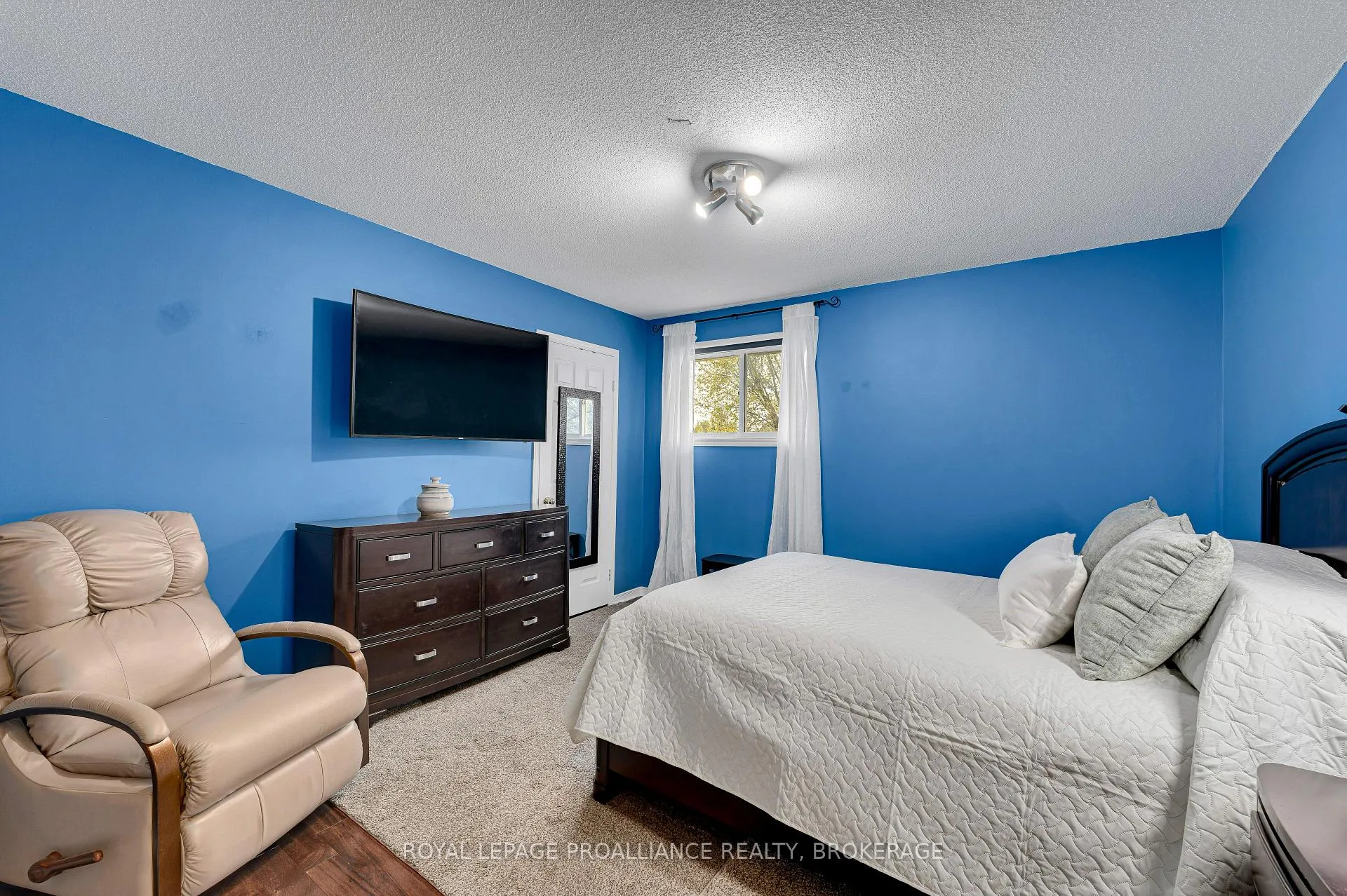 Photo 24 of 4779 Florida Road, Loyalist, Lennox and Addington - South — HOMEH