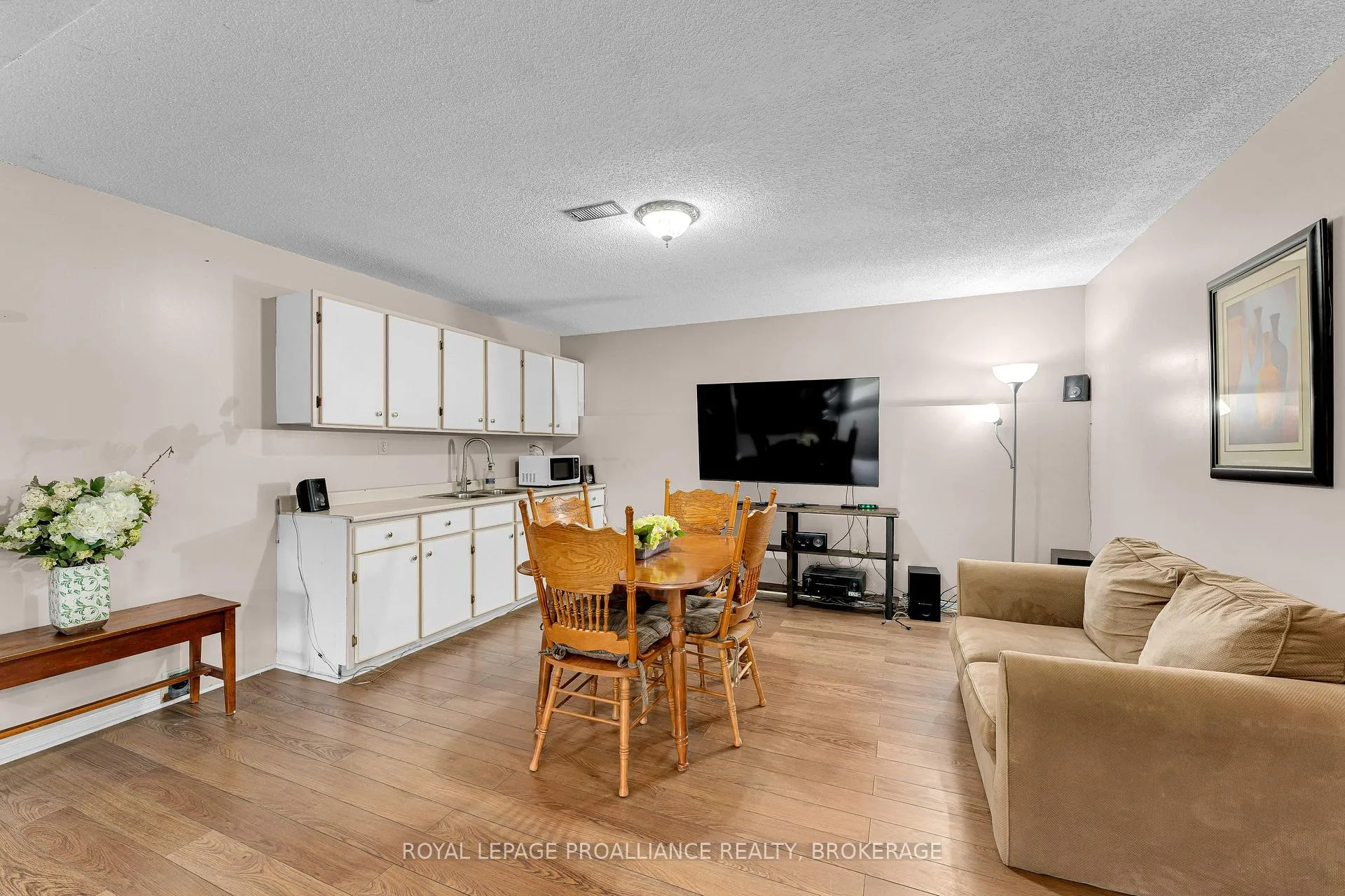 Photo 34 of 4779 Florida Road, Loyalist, Lennox and Addington - South — HOMEH