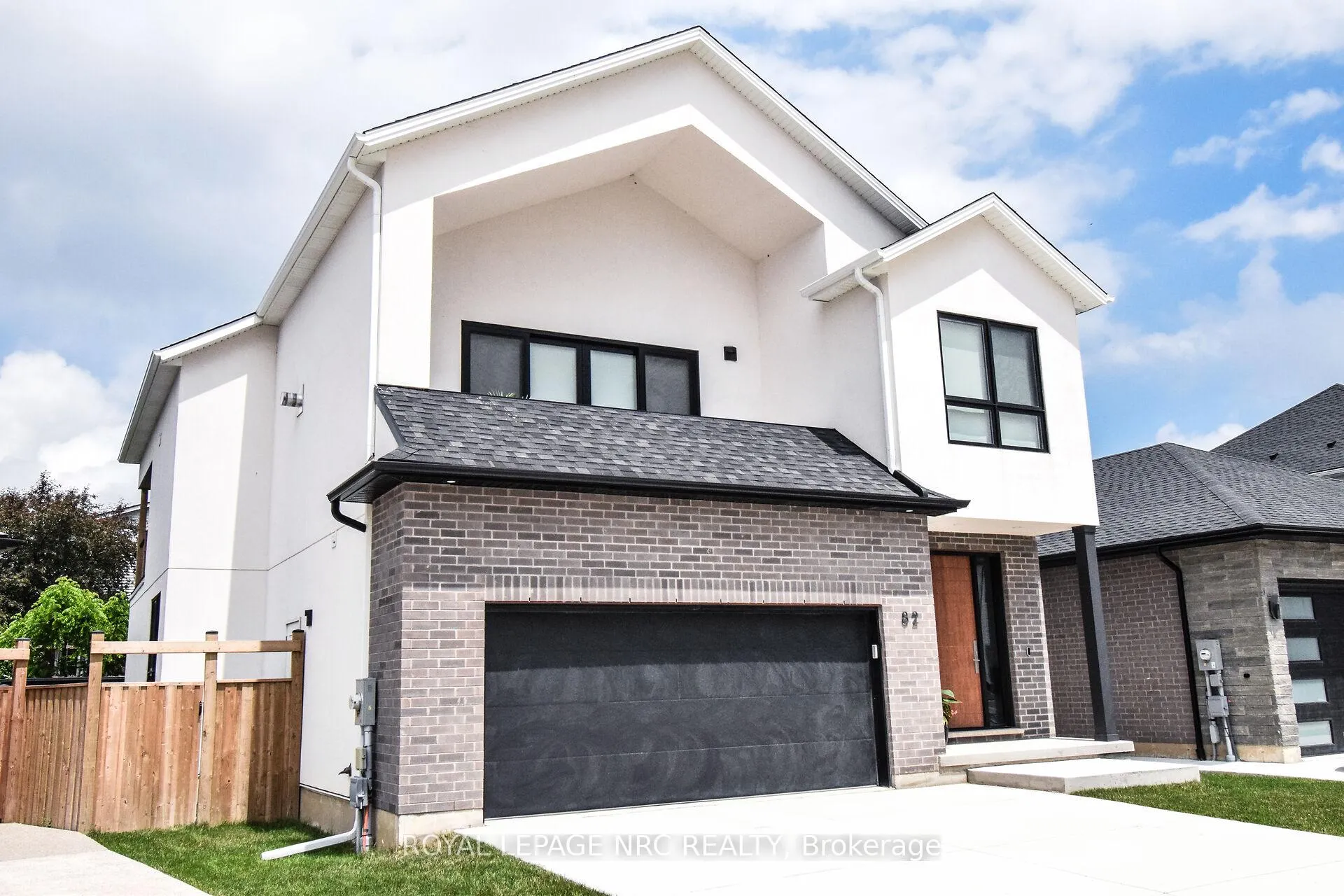 Photo 2 of 82 Ivy Crescent, Thorold, Confederation Heights — HOMEH