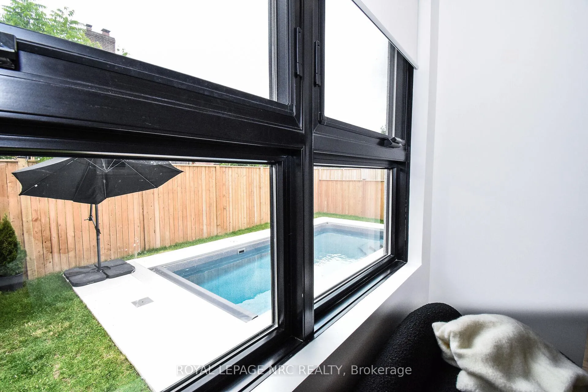 Photo 4 of 82 Ivy Crescent, Thorold, Confederation Heights — HOMEH