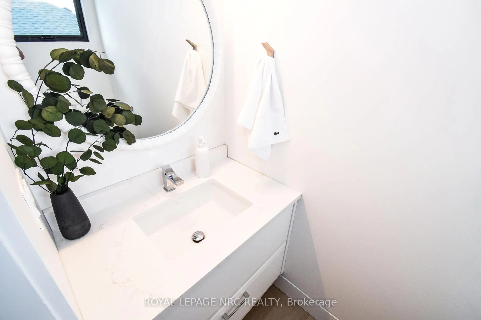 Photo 15 of 82 Ivy Crescent, Thorold, Confederation Heights — HOMEH
