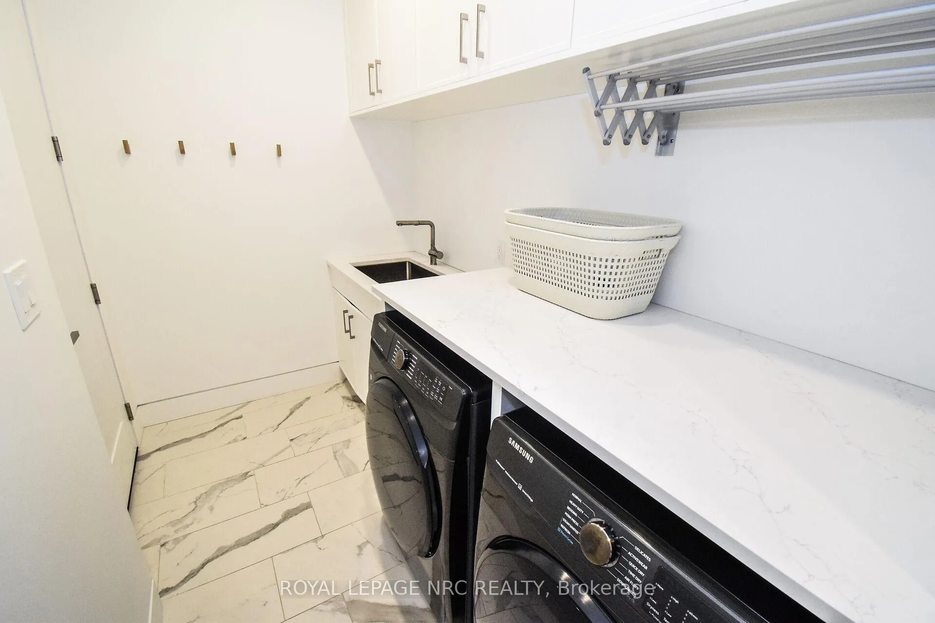 Photo 31 of 82 Ivy Crescent, Thorold, Confederation Heights — HOMEH