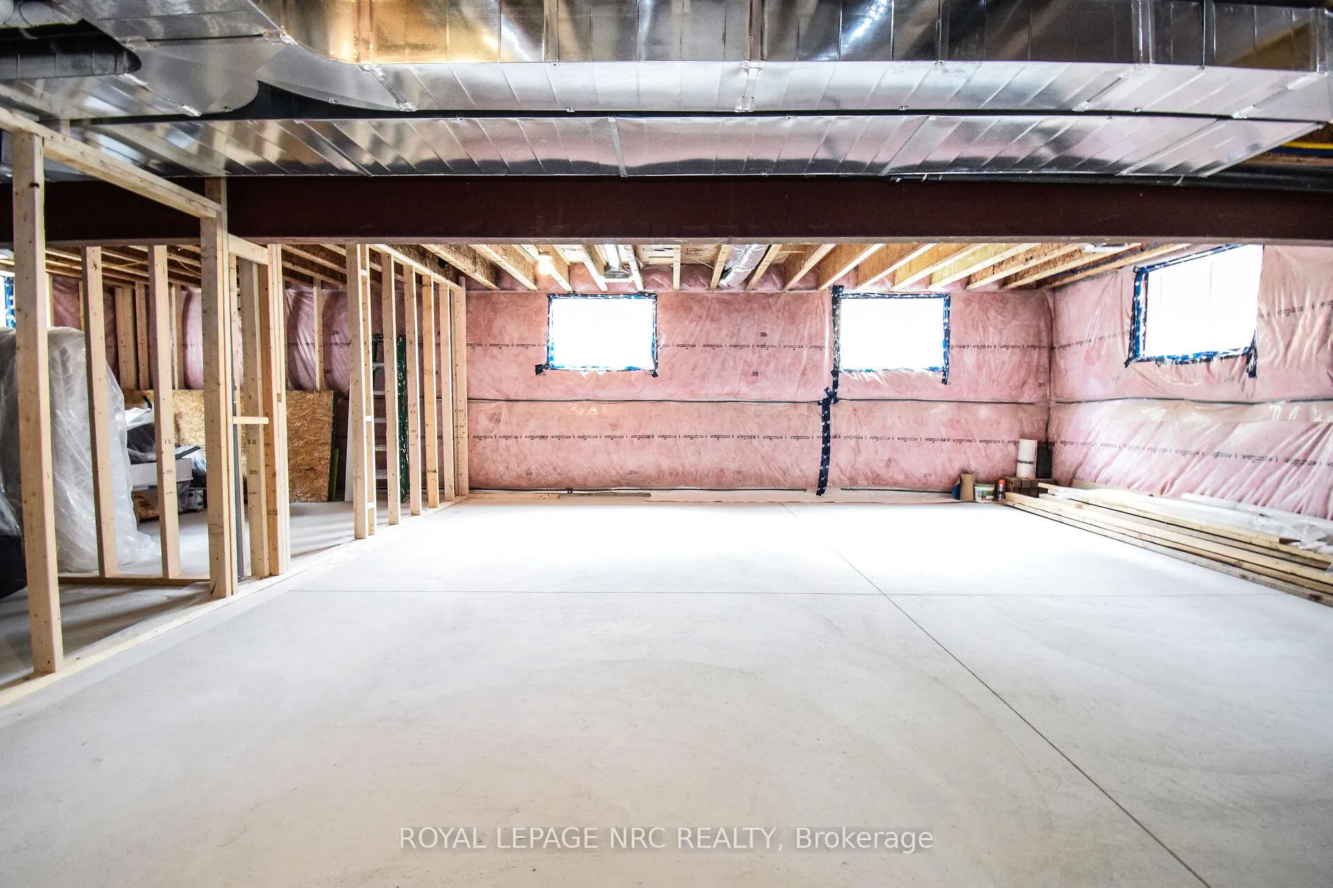 Photo 34 of 82 Ivy Crescent, Thorold, Confederation Heights — HOMEH
