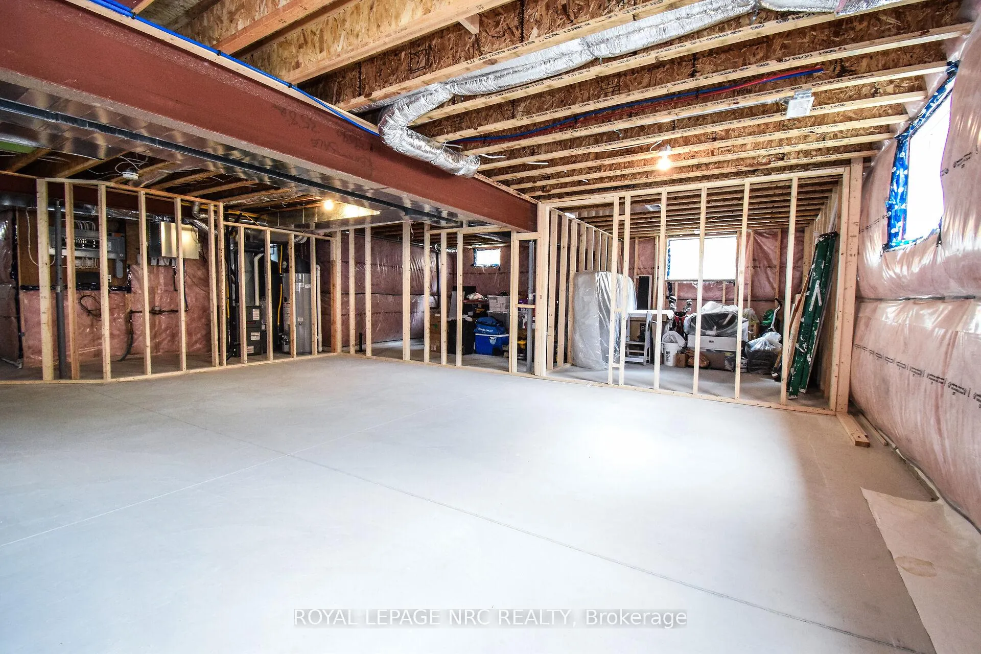 Photo 35 of 82 Ivy Crescent, Thorold, Confederation Heights — HOMEH