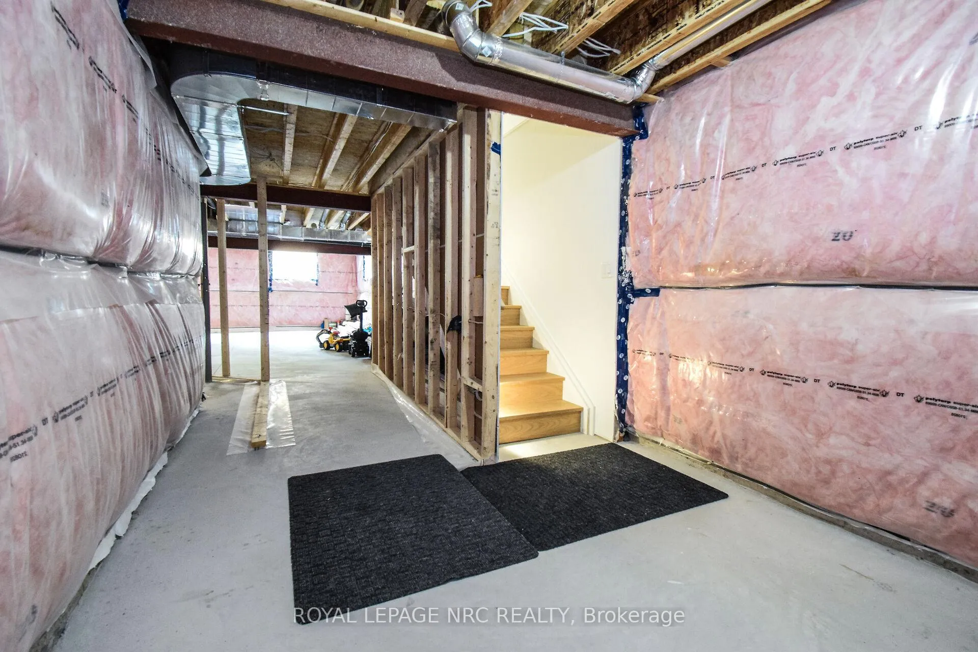 Photo 36 of 82 Ivy Crescent, Thorold, Confederation Heights — HOMEH