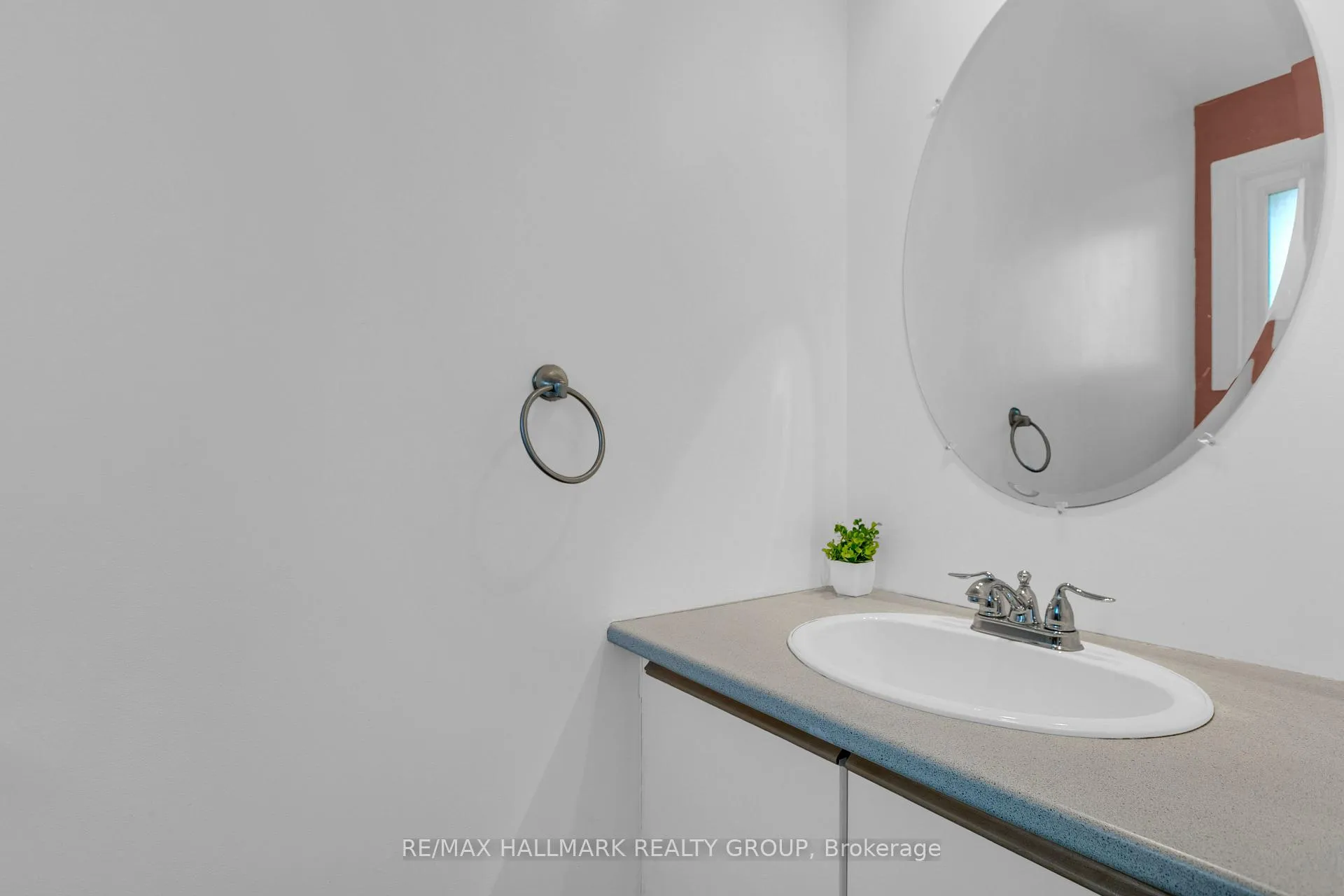 Photo 13 of Unit 42, 521 Canotia Place, Ottawa, Fallingbrook/Pineridge — HOMEH