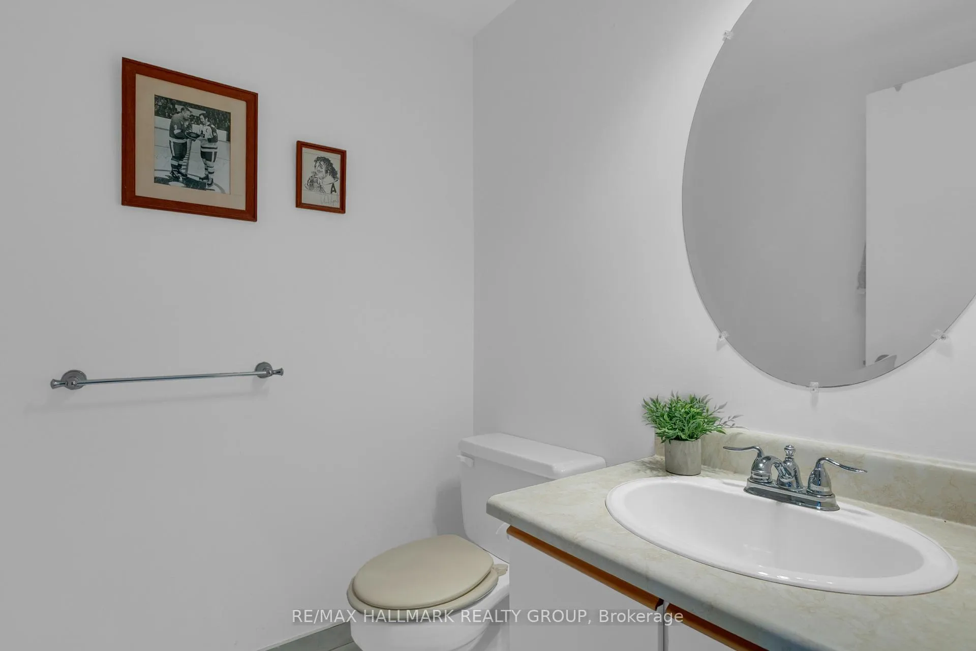 Photo 22 of Unit 42, 521 Canotia Place, Ottawa, Fallingbrook/Pineridge — HOMEH