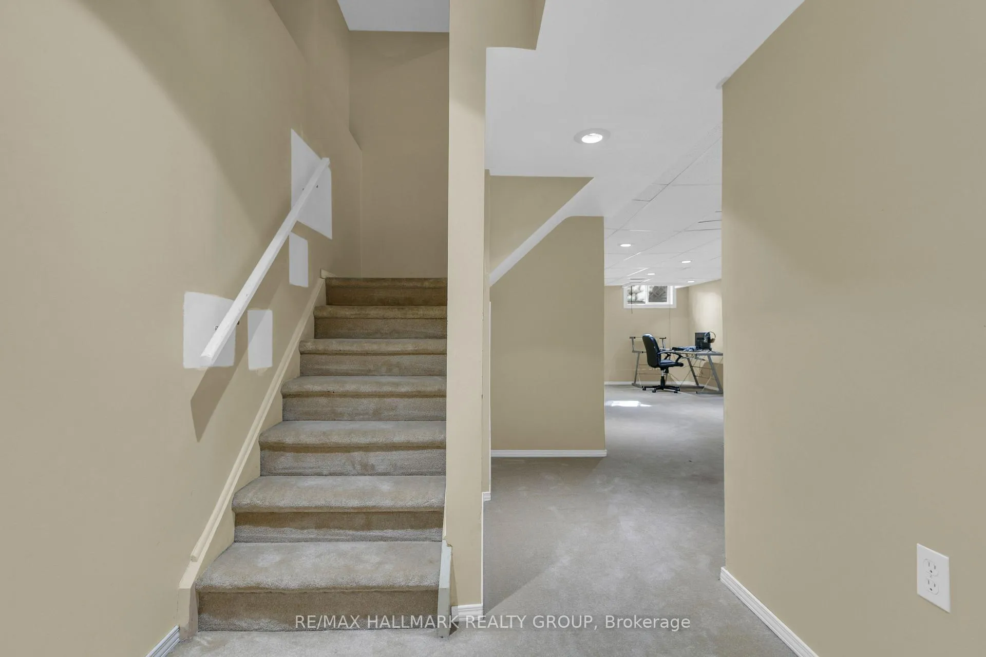 Photo 23 of Unit 42, 521 Canotia Place, Ottawa, Fallingbrook/Pineridge — HOMEH