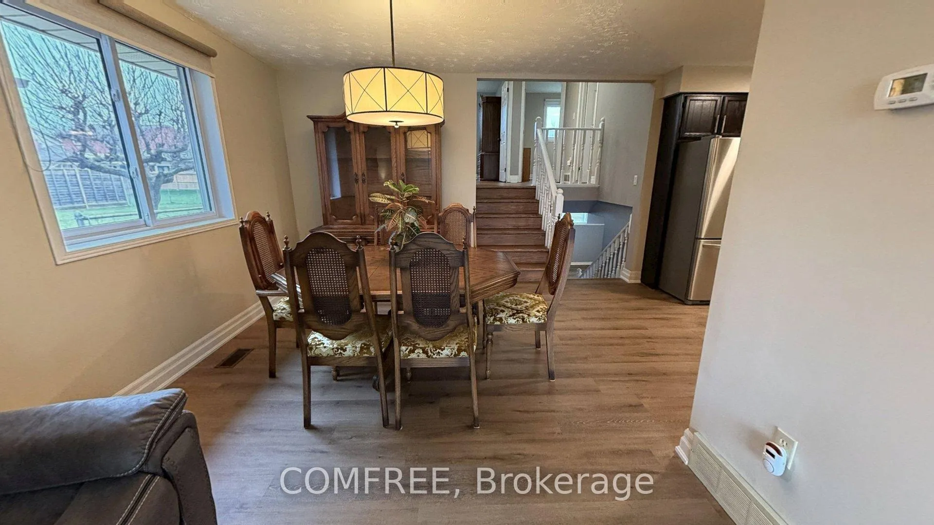 Photo 3 of 6387 Riall Street, Niagara Falls, Stamford — HOMEH