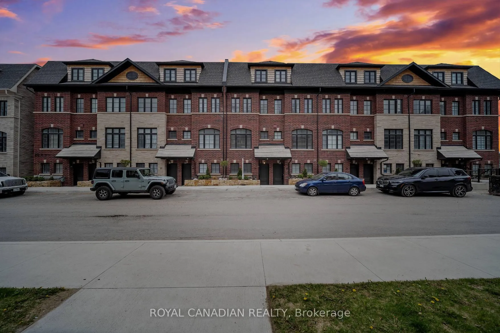 Photo 1 of Unit 29, 20 Lunar Crescent, Mississauga, Streetsville — HOMEH