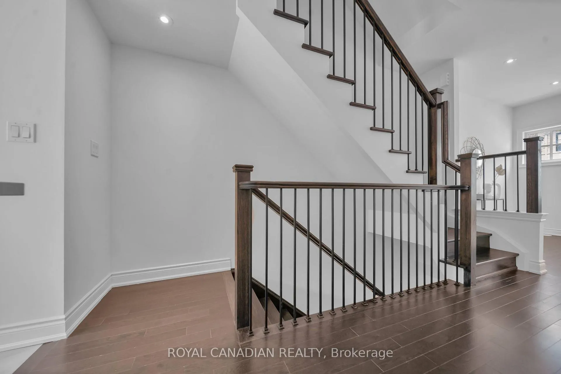 Photo 9 of Unit 29, 20 Lunar Crescent, Mississauga, Streetsville — HOMEH