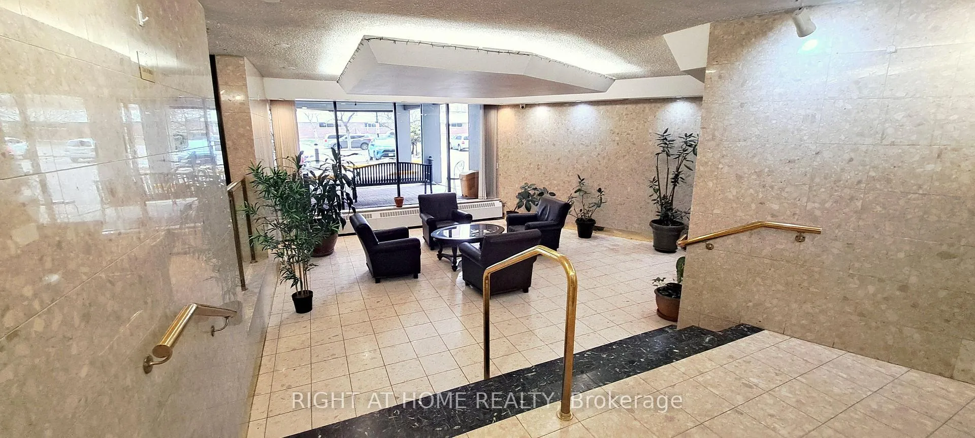 Photo 2 of Unit 3 (R1-3), 60 Pavane Linkway, Toronto, Flemingdon Park — HOMEH