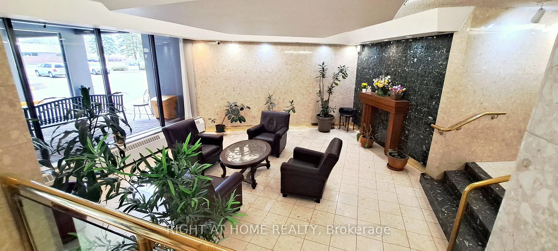 Photo 3 of Unit 3 (R1-3), 60 Pavane Linkway, Toronto, Flemingdon Park — HOMEH