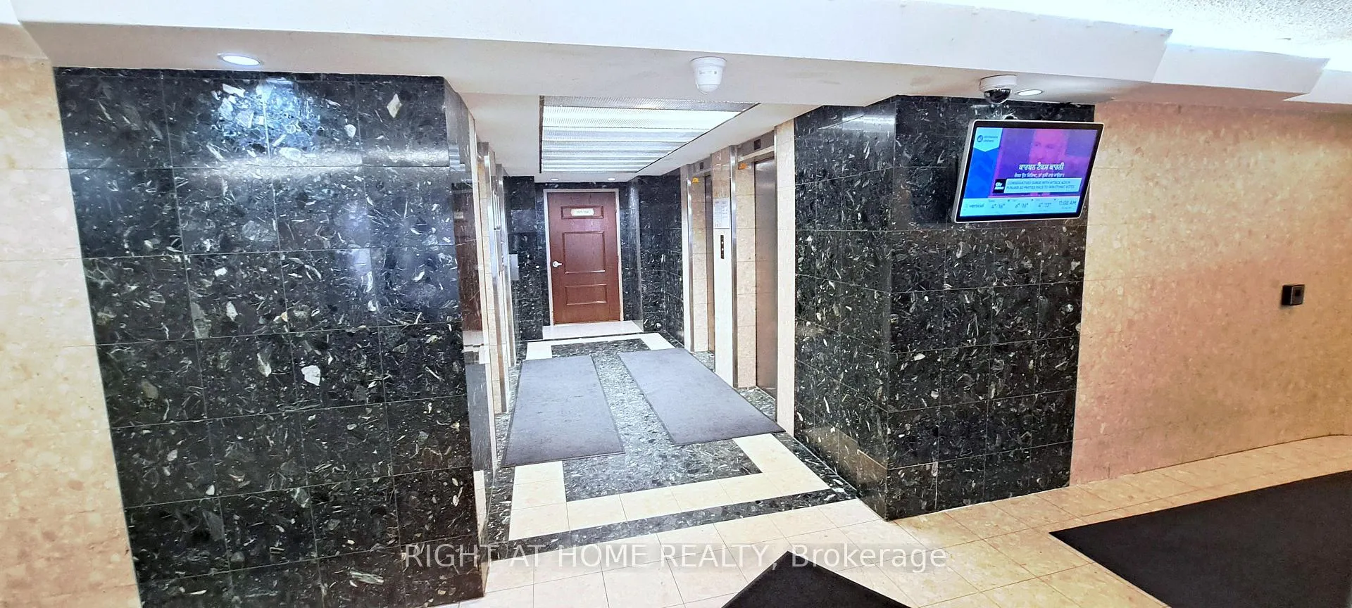 Photo 4 of Unit 3 (R1-3), 60 Pavane Linkway, Toronto, Flemingdon Park — HOMEH