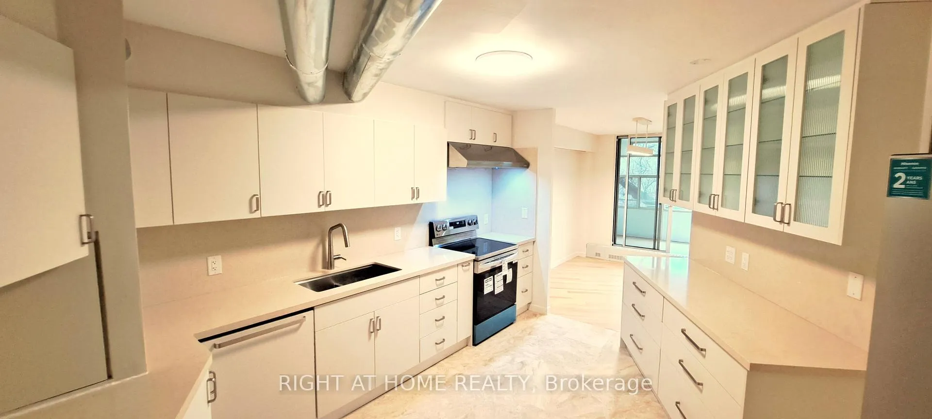 Photo 10 of Unit 3 (R1-3), 60 Pavane Linkway, Toronto, Flemingdon Park — HOMEH