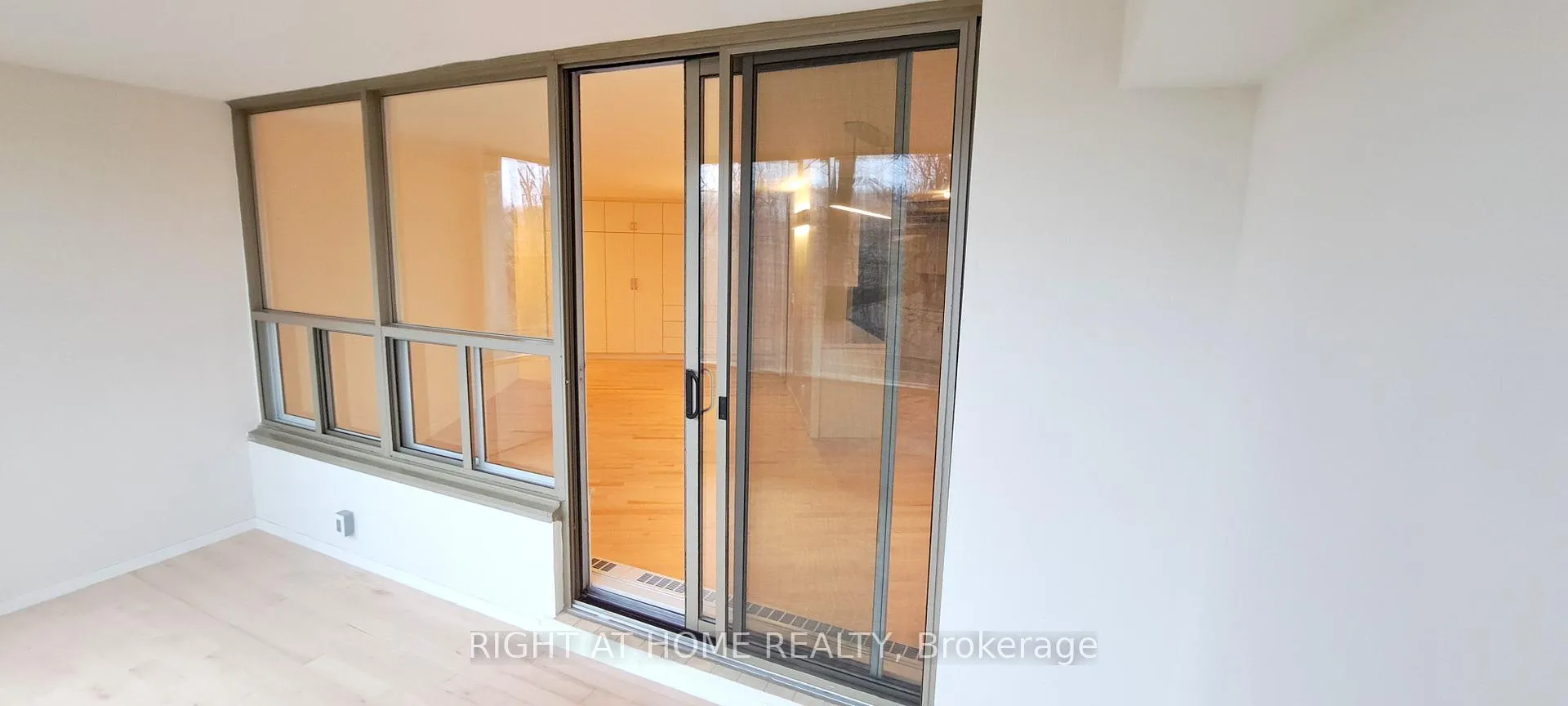 Photo 12 of Unit 3 (R1-3), 60 Pavane Linkway, Toronto, Flemingdon Park — HOMEH