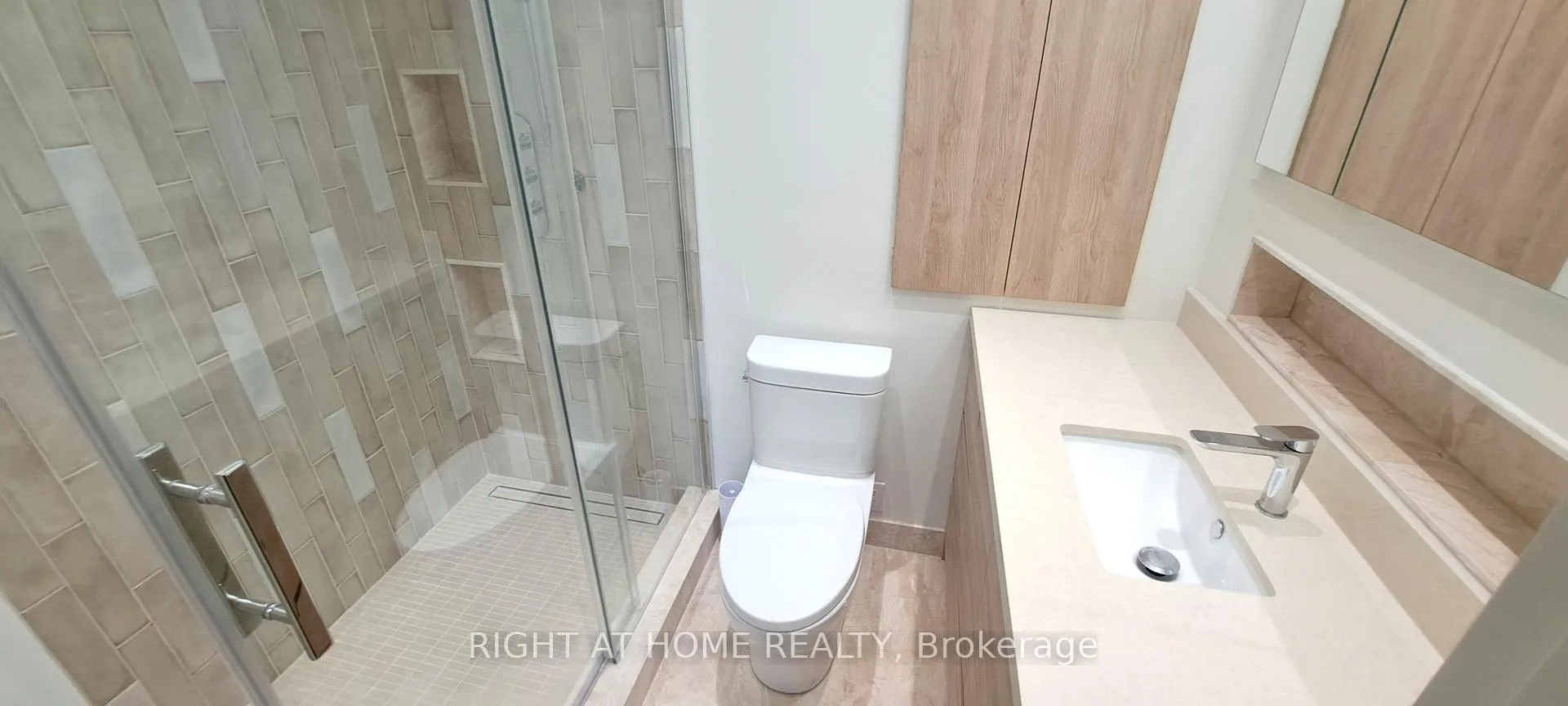 Photo 23 of Unit 3 (R1-3), 60 Pavane Linkway, Toronto, Flemingdon Park — HOMEH