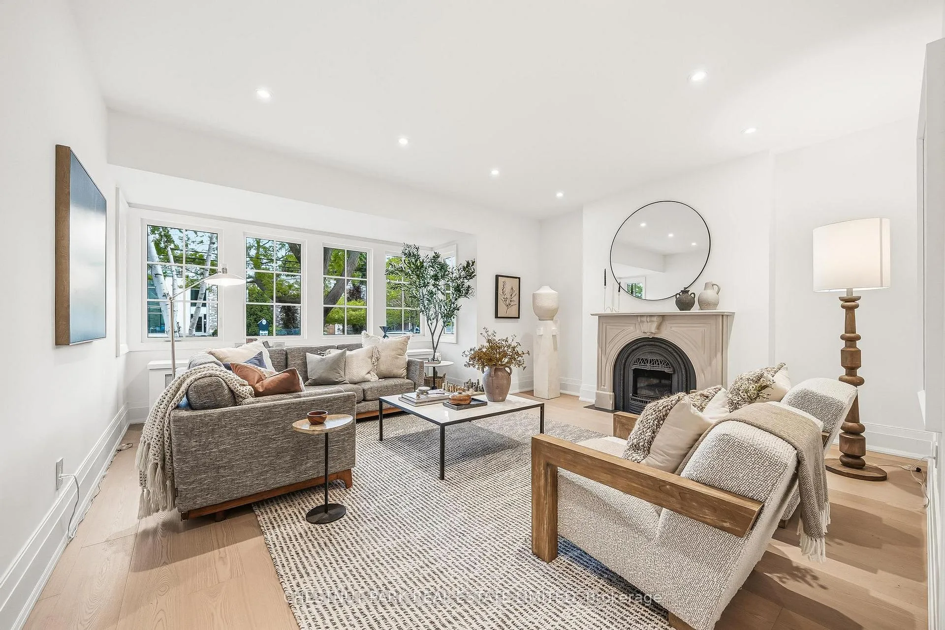 Photo 3 of 12 Glenview Avenue, Toronto, Lawrence Park South — HOMEH