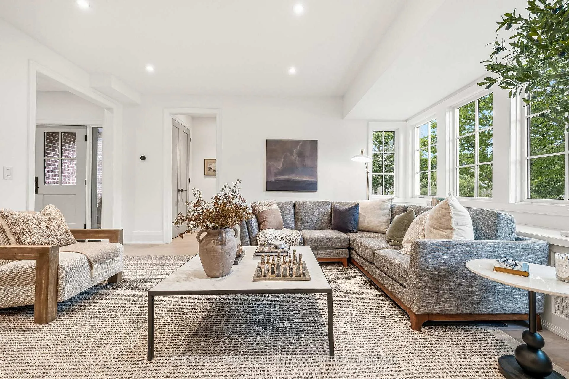 Photo 4 of 12 Glenview Avenue, Toronto, Lawrence Park South — HOMEH