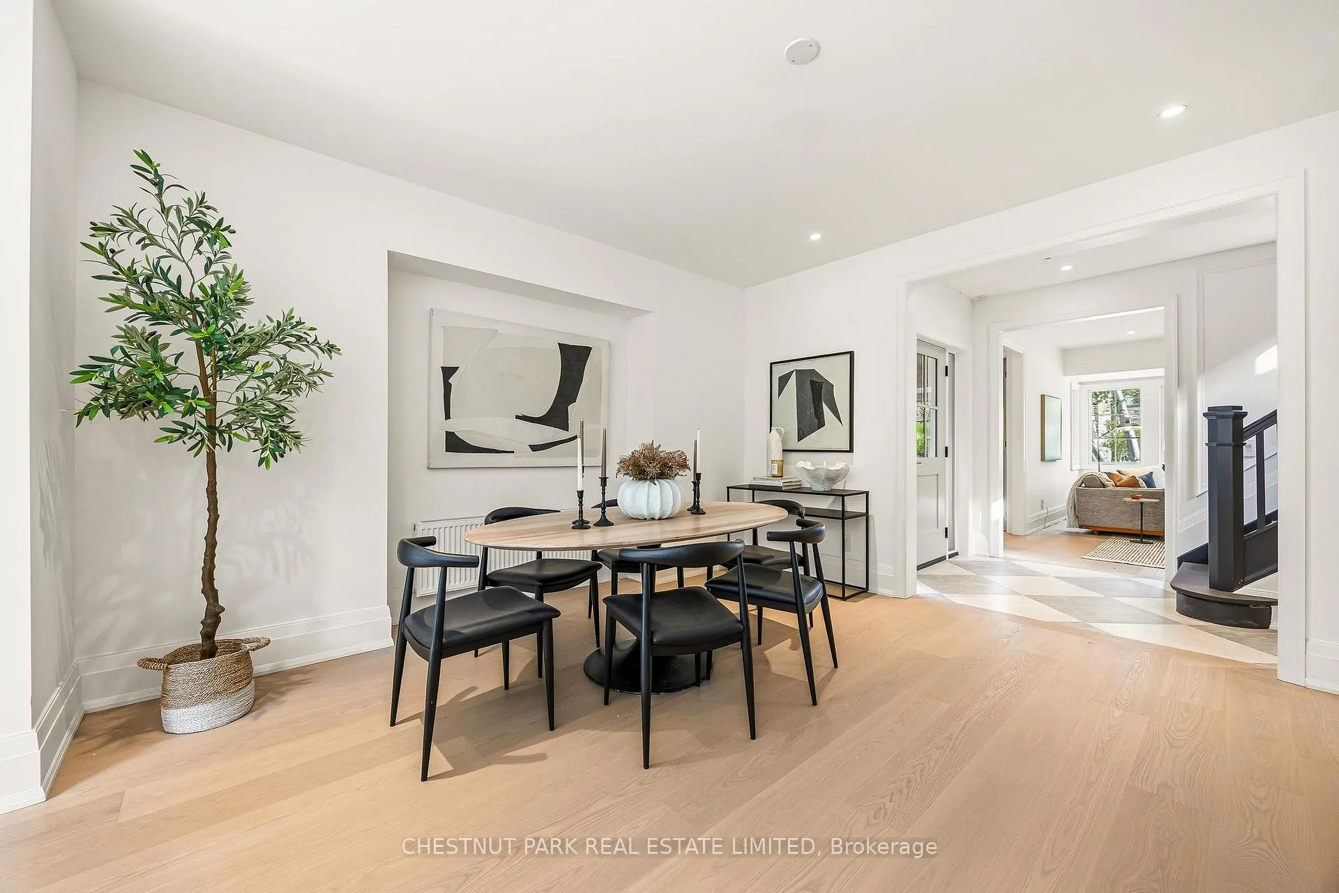 Photo 6 of 12 Glenview Avenue, Toronto, Lawrence Park South — HOMEH