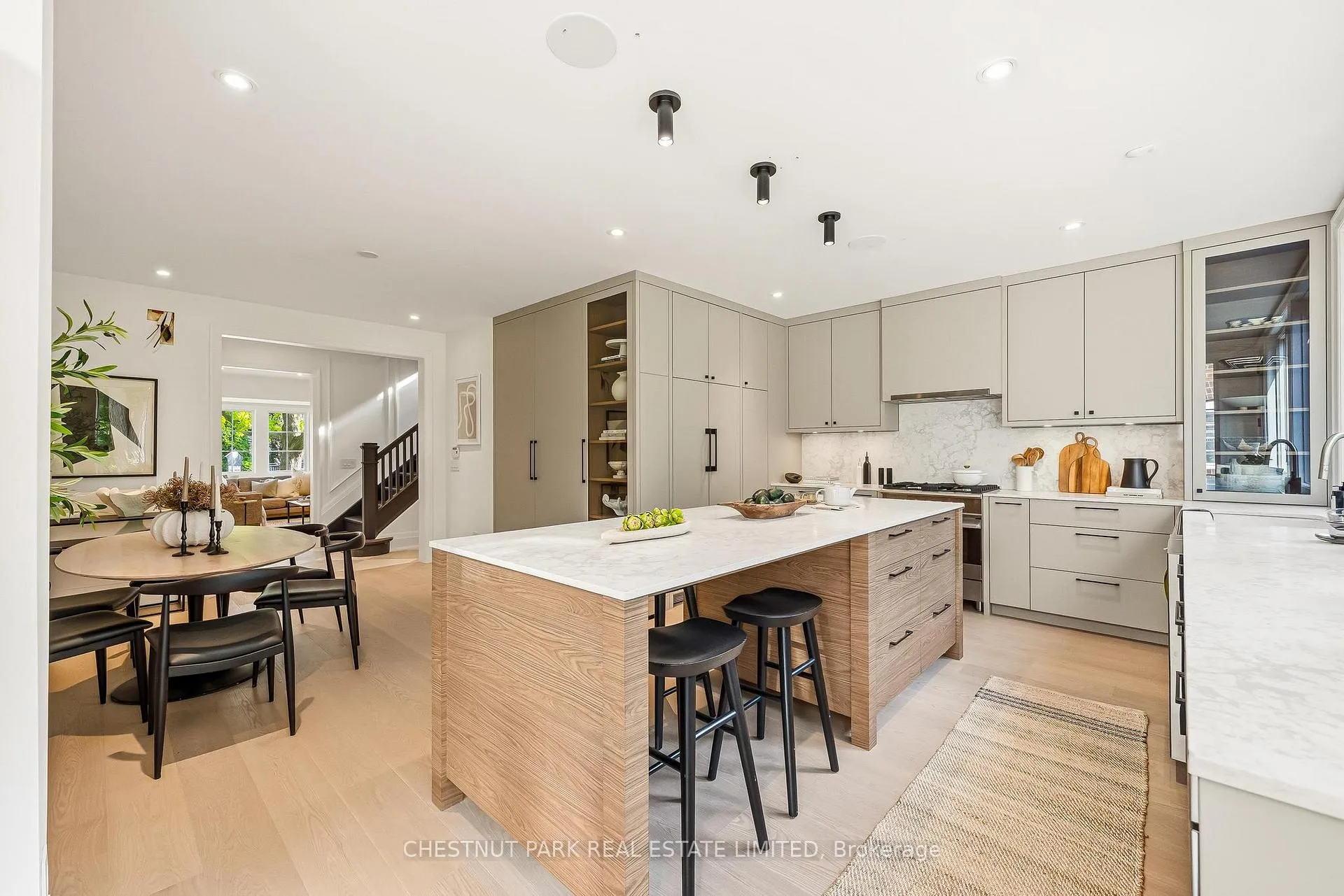 Photo 8 of 12 Glenview Avenue, Toronto, Lawrence Park South — HOMEH