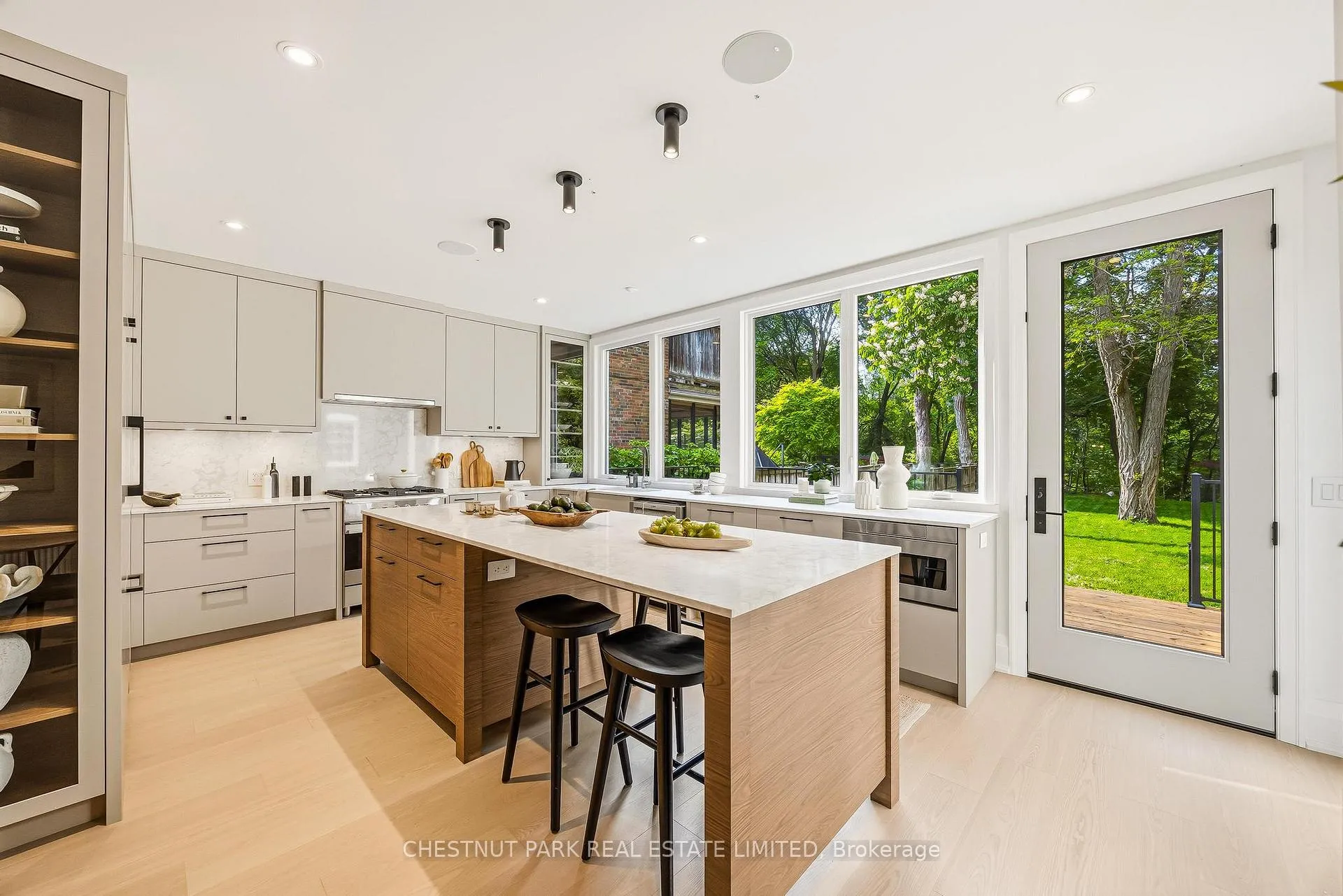 Photo 10 of 12 Glenview Avenue, Toronto, Lawrence Park South — HOMEH