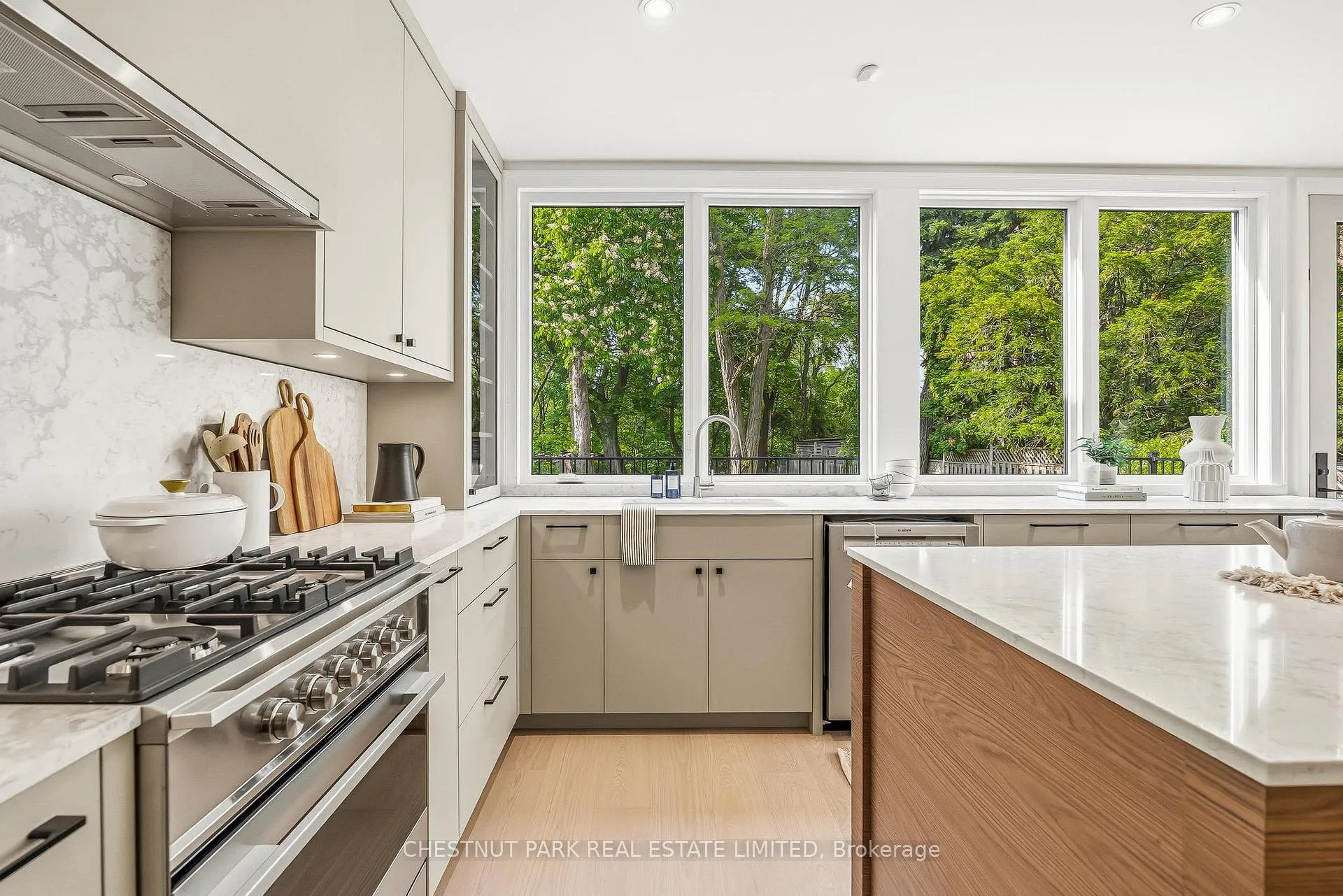Photo 11 of 12 Glenview Avenue, Toronto, Lawrence Park South — HOMEH