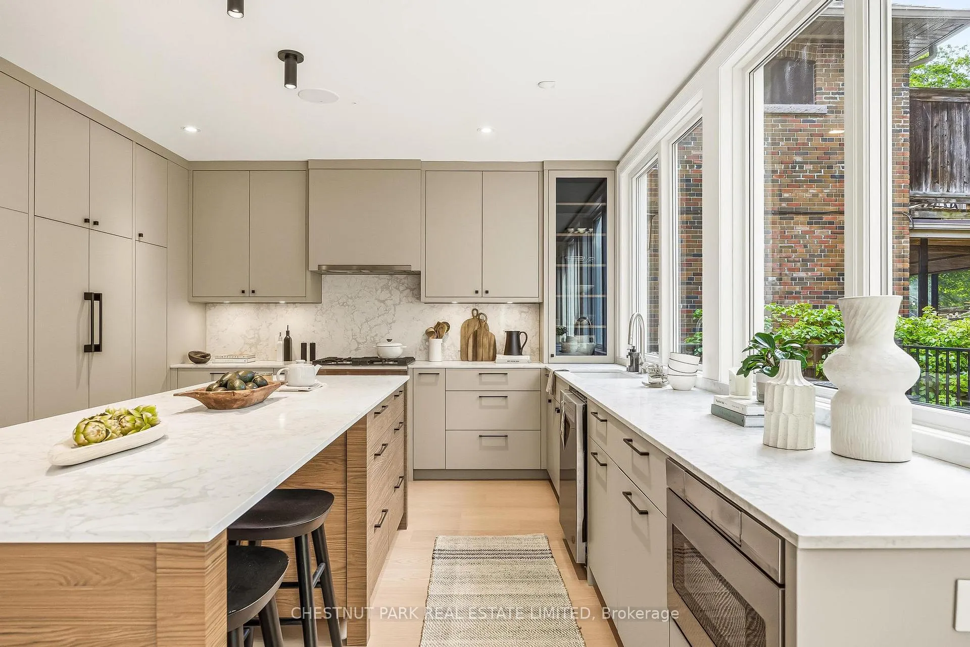 Photo 13 of 12 Glenview Avenue, Toronto, Lawrence Park South — HOMEH