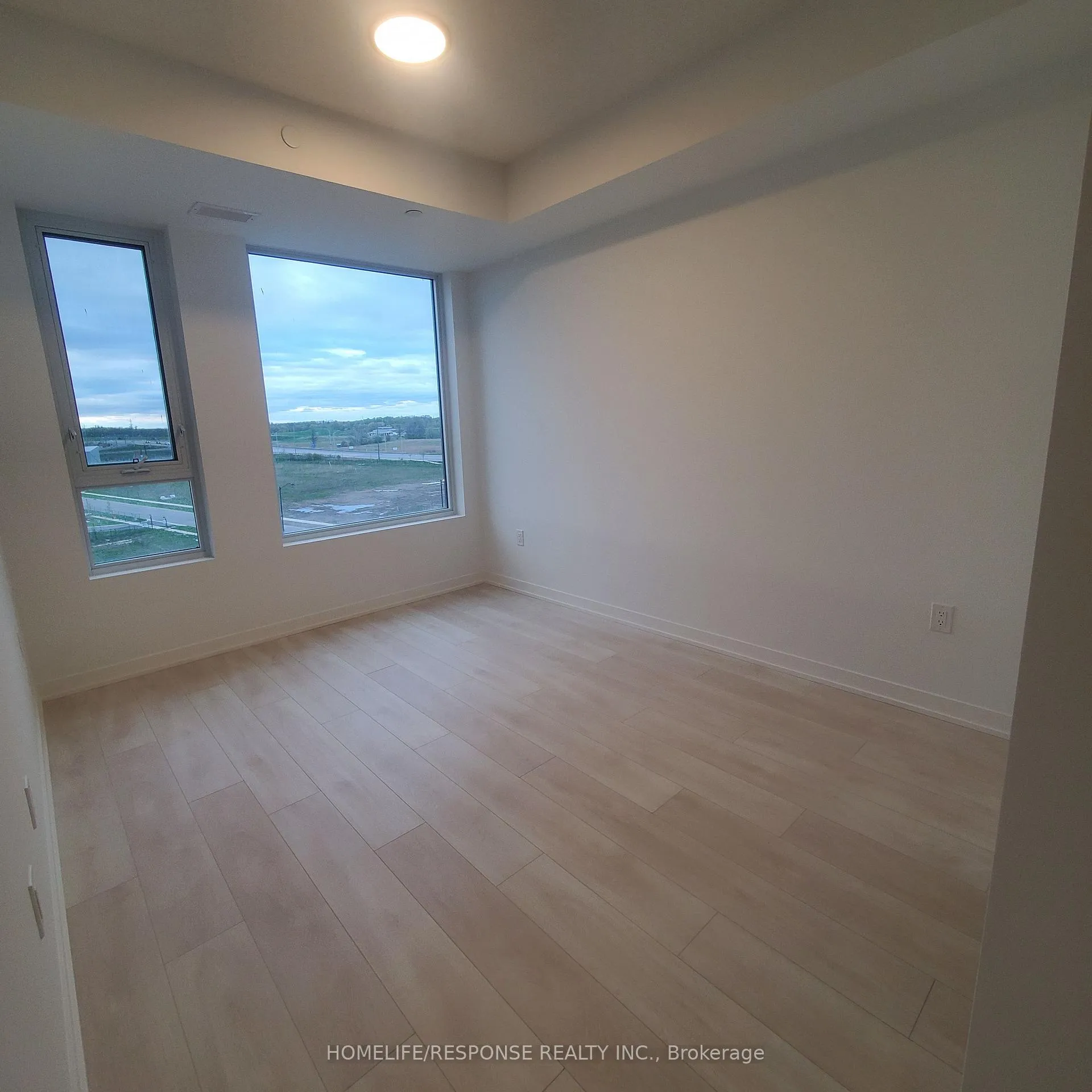 Photo 2 of Unit D606, 4878 Powers Common, Burlington, Alton — HOMEH