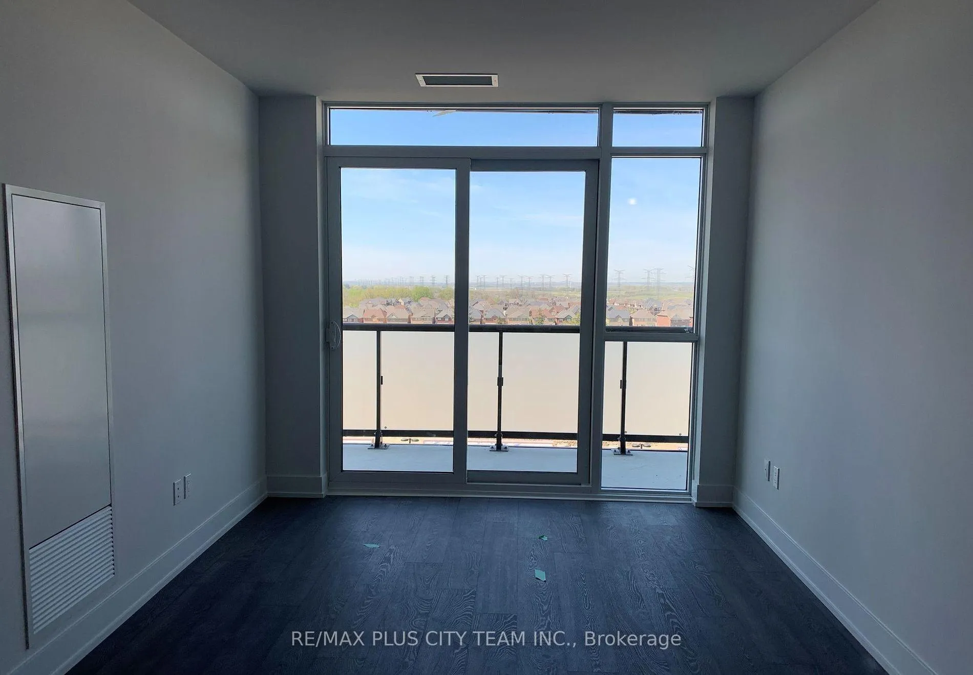 Photo 5 of Unit 717, 2550 Simcoe Street N, Oshawa, Windfields — HOMEH