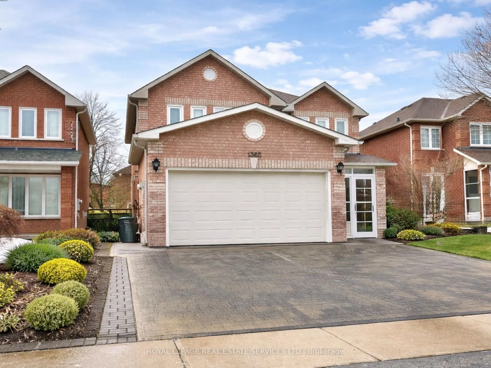 Front of Unit Bsmt, 1365 Willowvale Gardens
