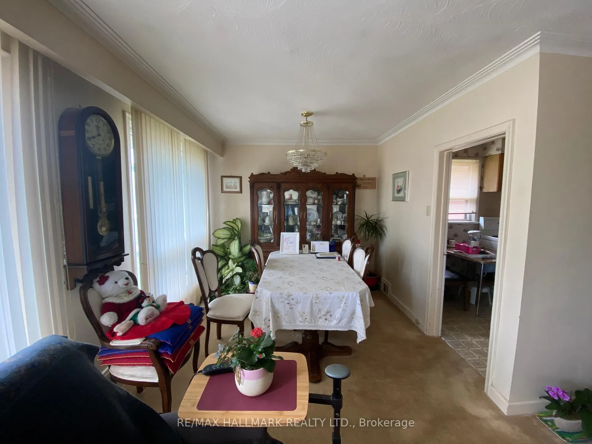 Photo 11 of 16 Chrysler Crescent, Scarborough, Wexford-Maryvale — HOMEH