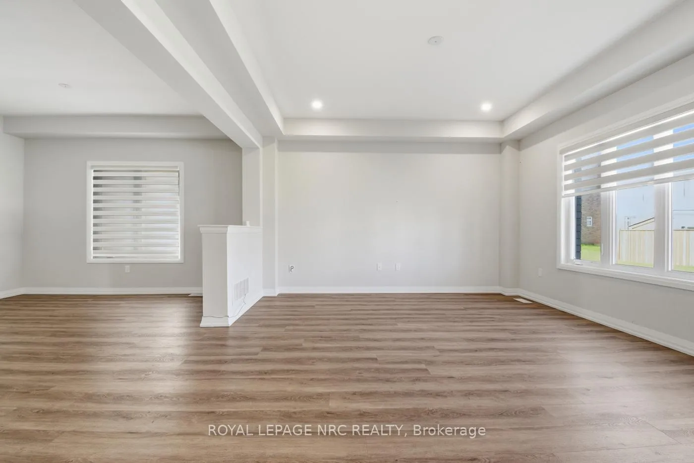 Photo 6 of 7437 Jonathan Drive, Niagara Falls, Brown — HOMEH