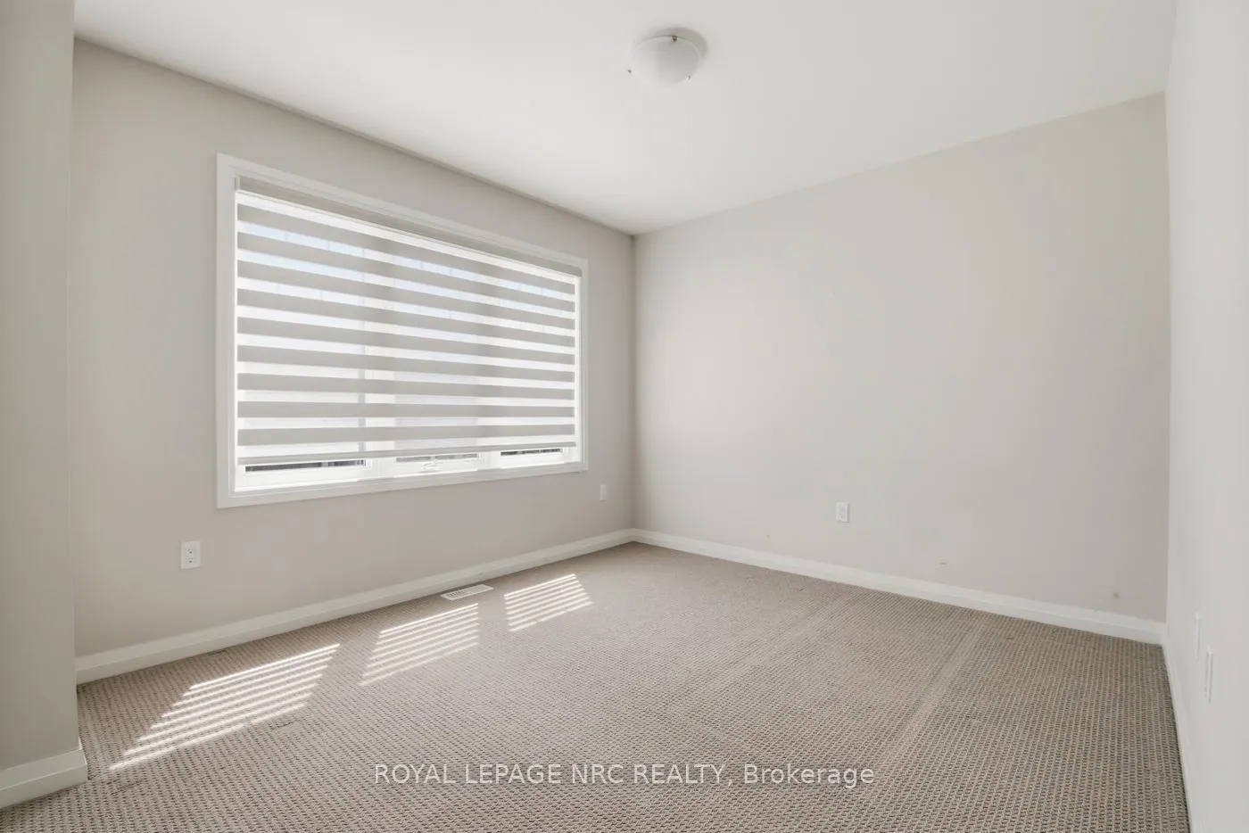 Photo 18 of 7437 Jonathan Drive, Niagara Falls, Brown — HOMEH