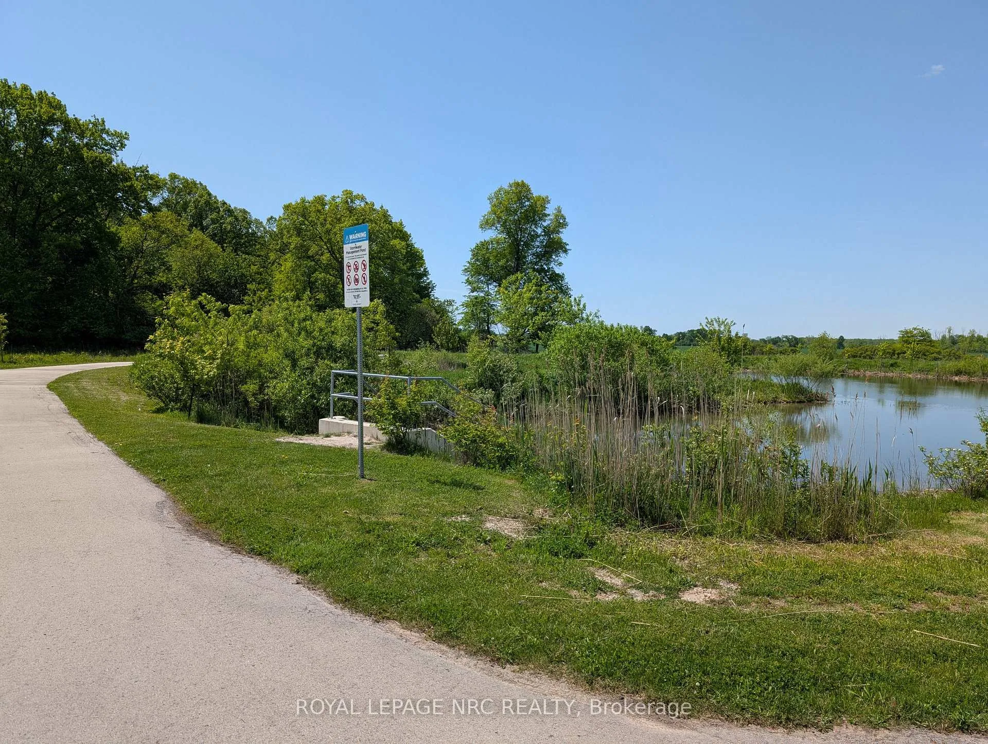 Photo 30 of 7437 Jonathan Drive, Niagara Falls, Brown — HOMEH
